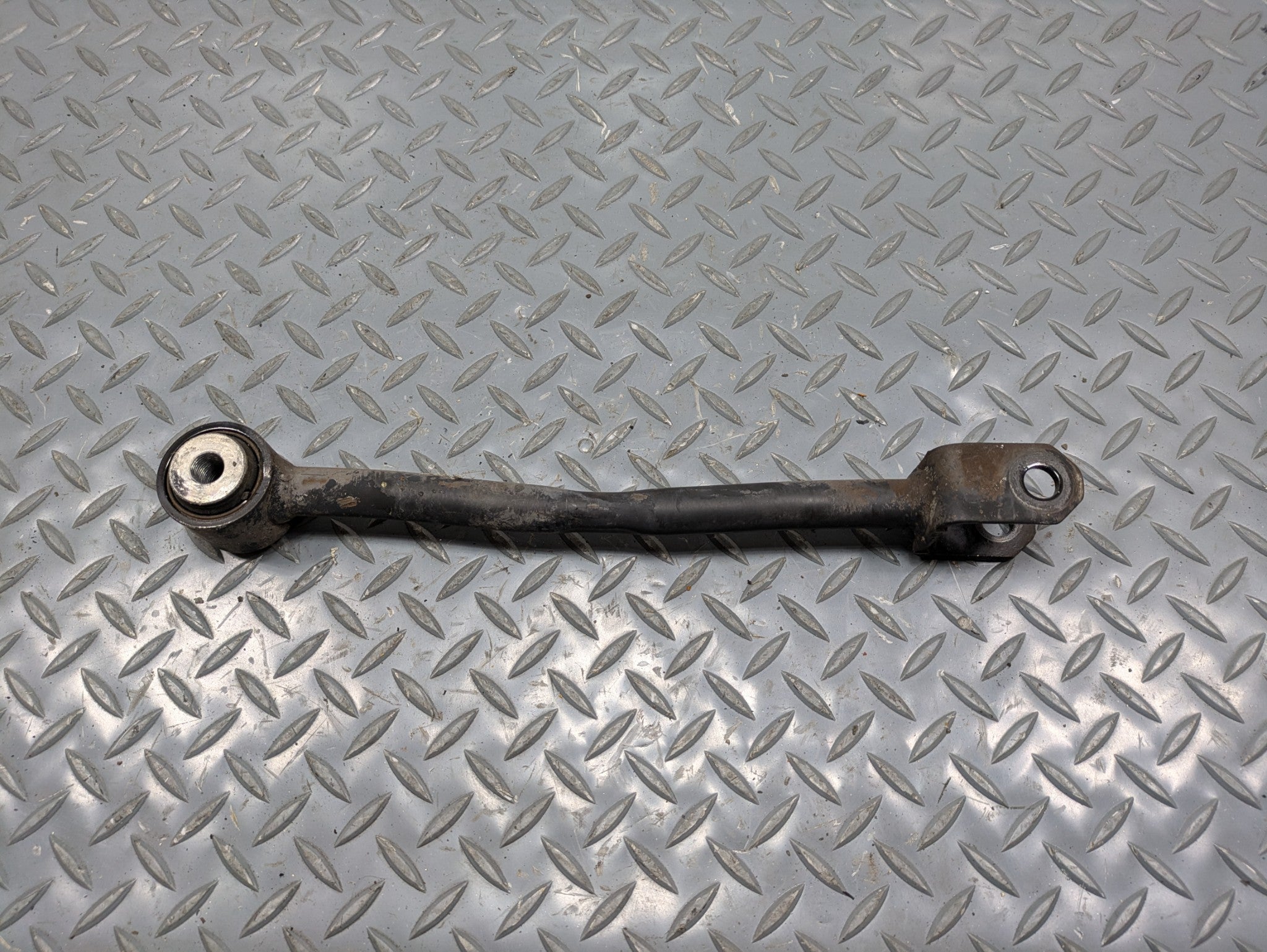 04 - 06 OEM NISSAN MAXIMA REAR RIGHT SIDE SUSPENSION LOWER FORWARD CONTROL ARM