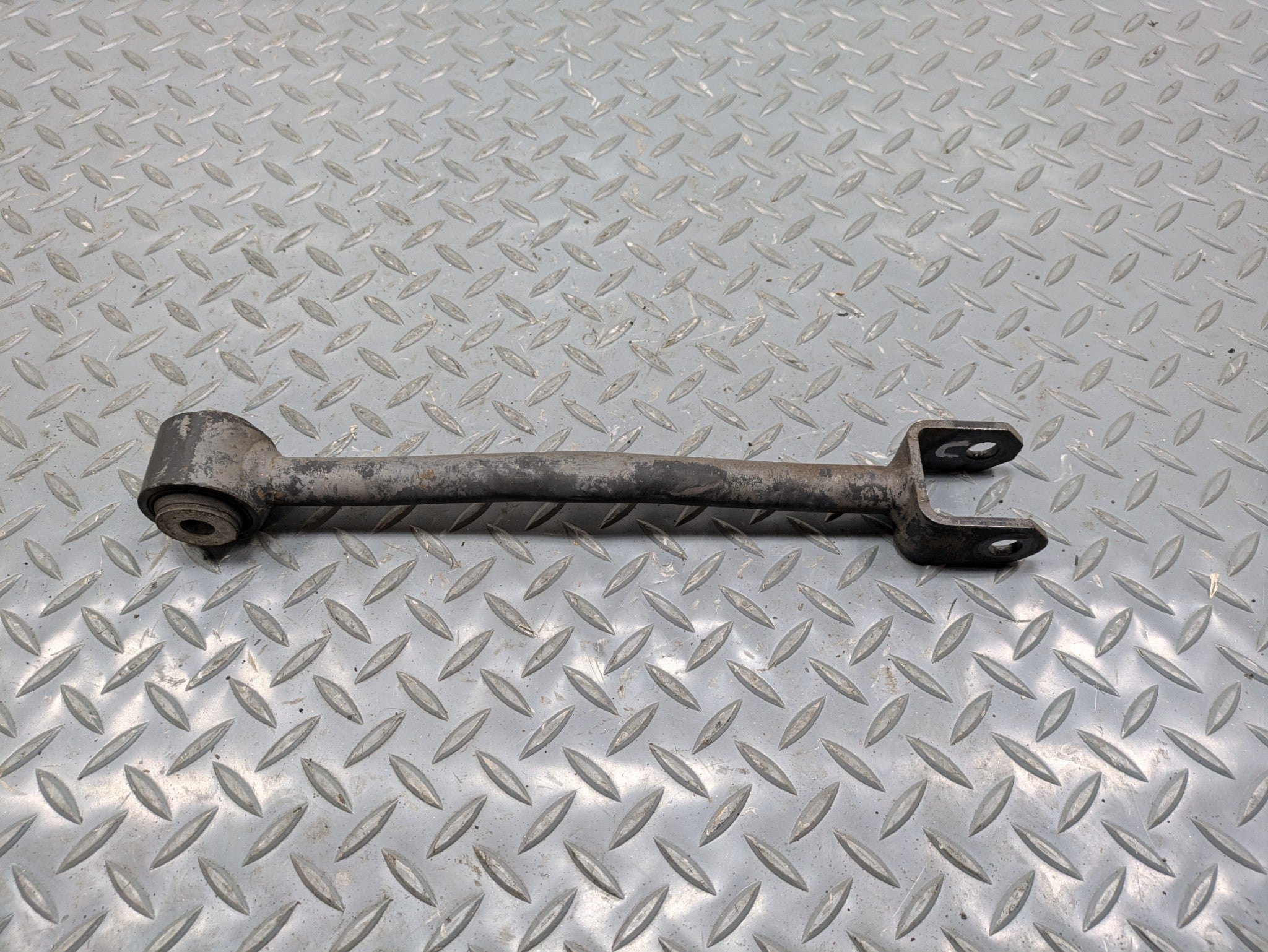 04 - 06 OEM NISSAN MAXIMA REAR LEFT SIDE SUSPENSION LOWER FORWARD CONTROL ARM