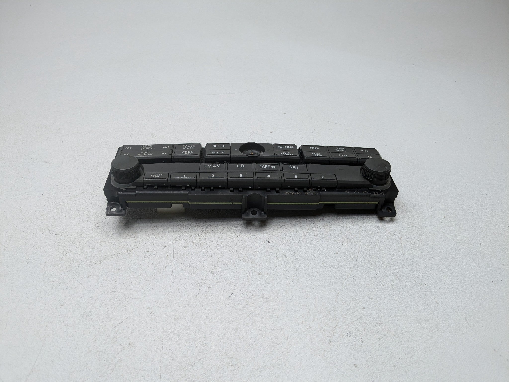 04 - 06 OEM NISSAN MAXIMA FRONT DASH RADIO AUDIO CONTROL SWITCH PANEL ASSEMBLY
