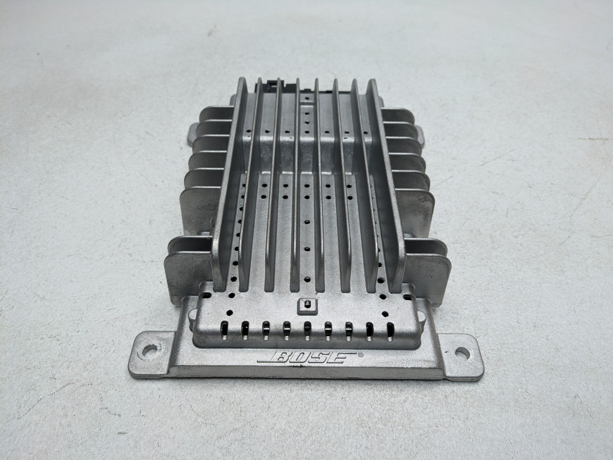 2004 - 2006 OEM NISSAN MAXIMA AUDIO RADIO STEREO BOSE AMPLIFIER MODULE UNIT