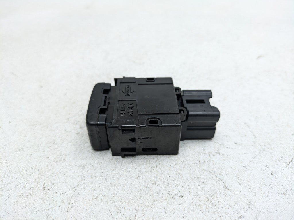 2004 - 2006 OEM NISSAN MAXIMA HEATED STEERING WHEEL CONTROL SWITCH UNIT