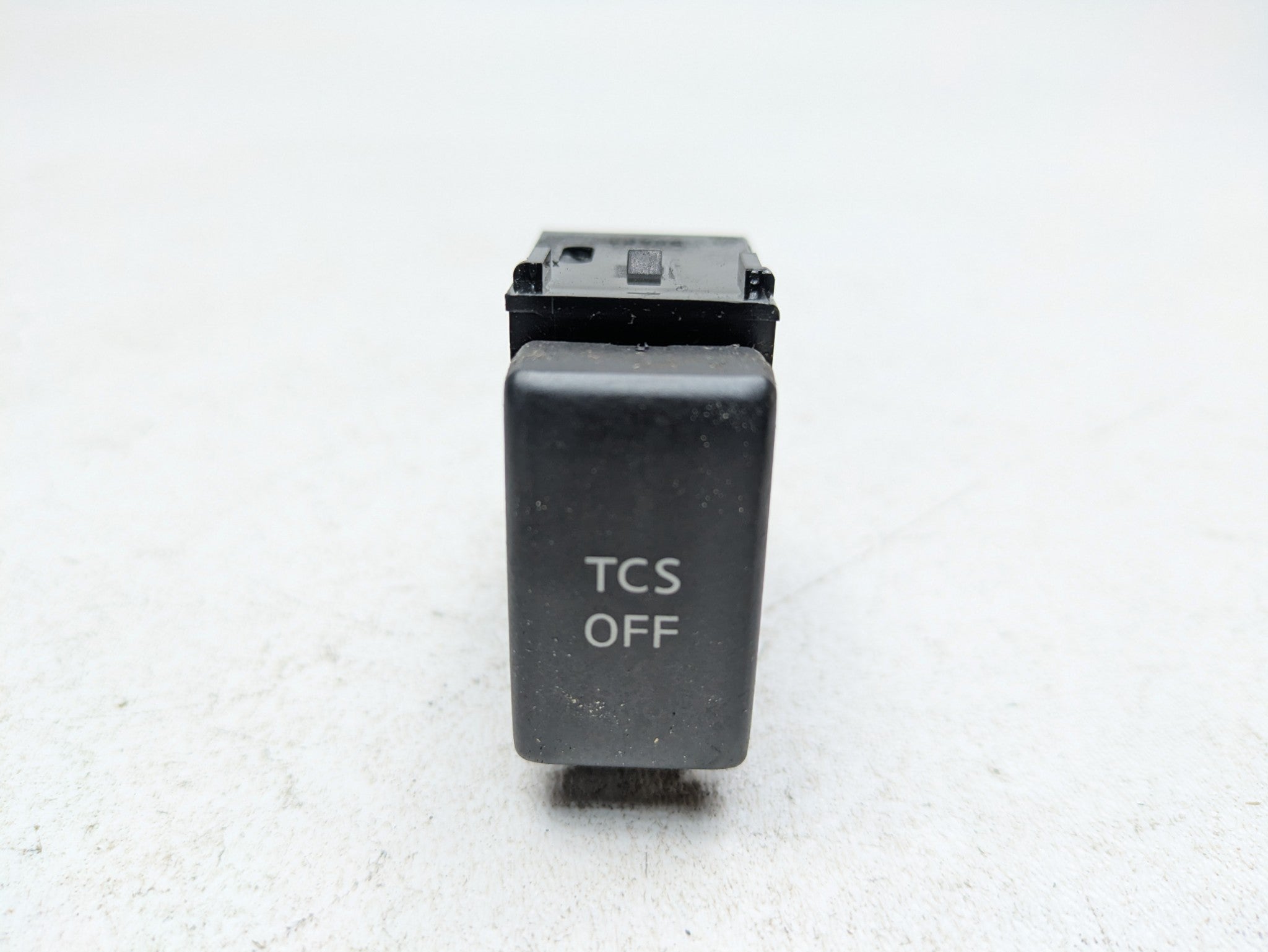 2004 - 2006 OEM NISSAN MAXIMA TRACTION CONTROL TCS BUTTON SWITCH ASSEMBLY