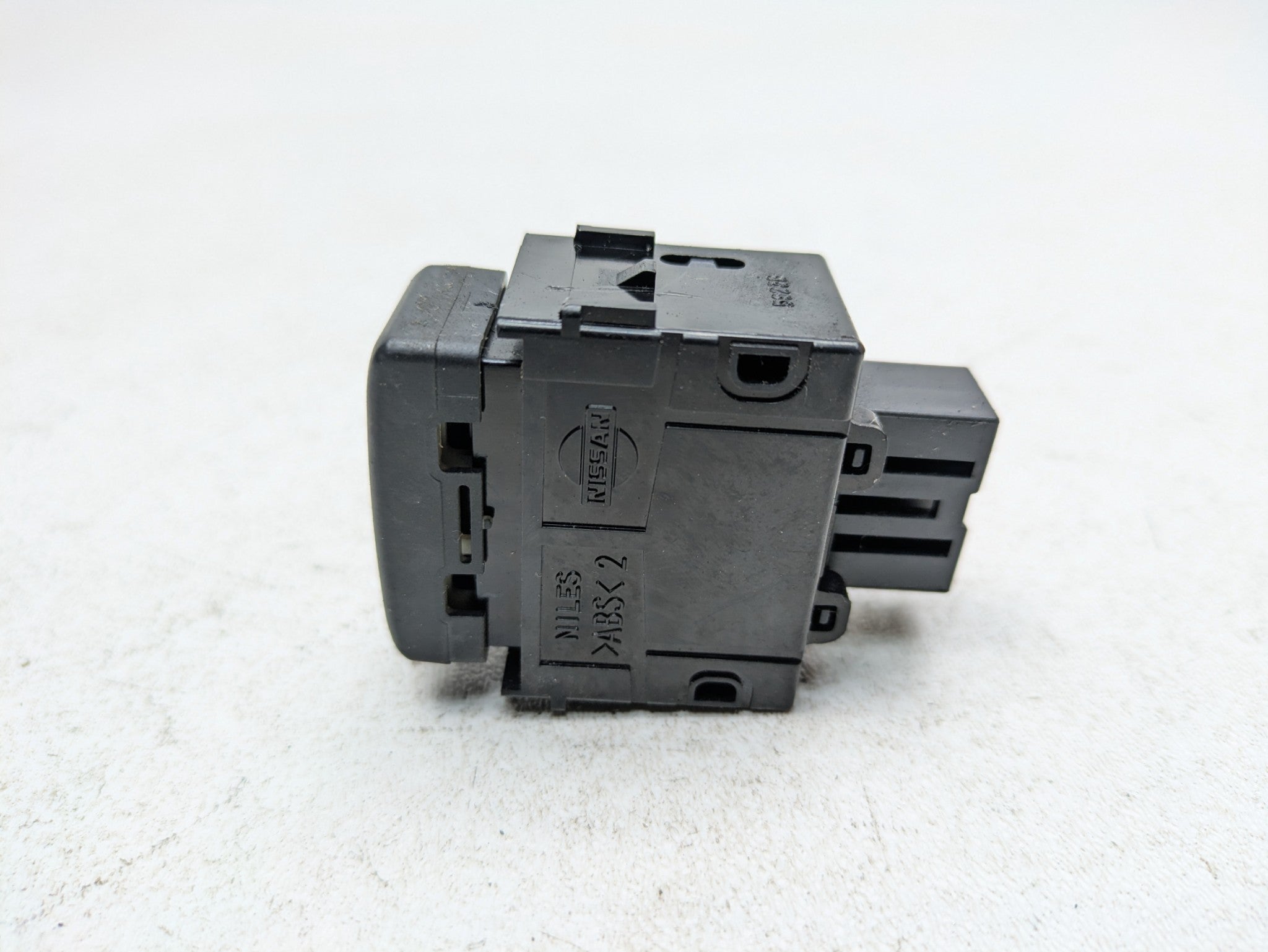 2004 - 2006 OEM NISSAN MAXIMA TRACTION CONTROL TCS BUTTON SWITCH ASSEMBLY