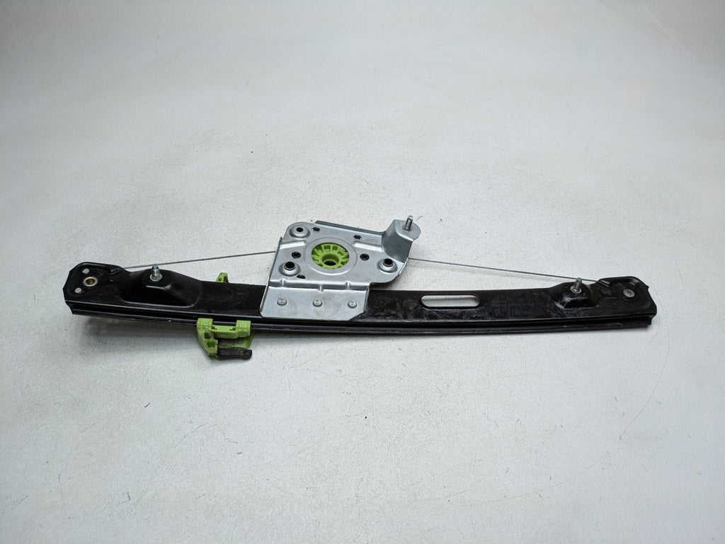 06 - 08 OEM BMW 328I REAR RIGHT PASSENGER SIDE REGULATOR WITHOUT MOTOR ASSEMBLY