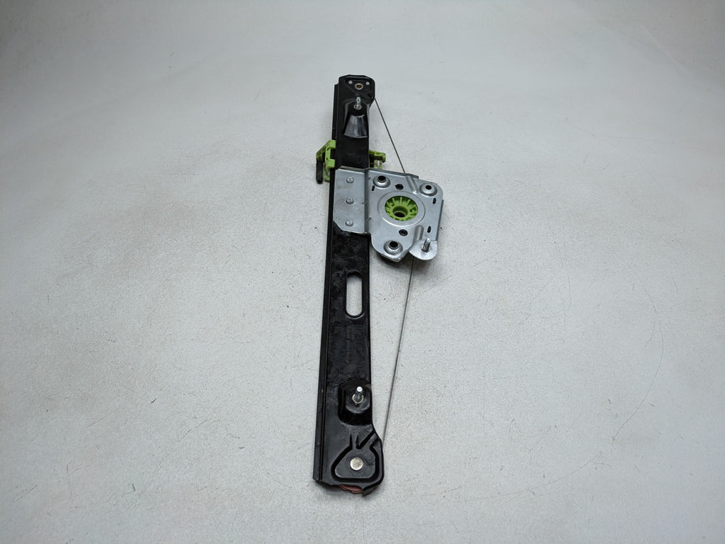 06 - 08 OEM BMW 328I REAR RIGHT PASSENGER SIDE REGULATOR WITHOUT MOTOR ASSEMBLY