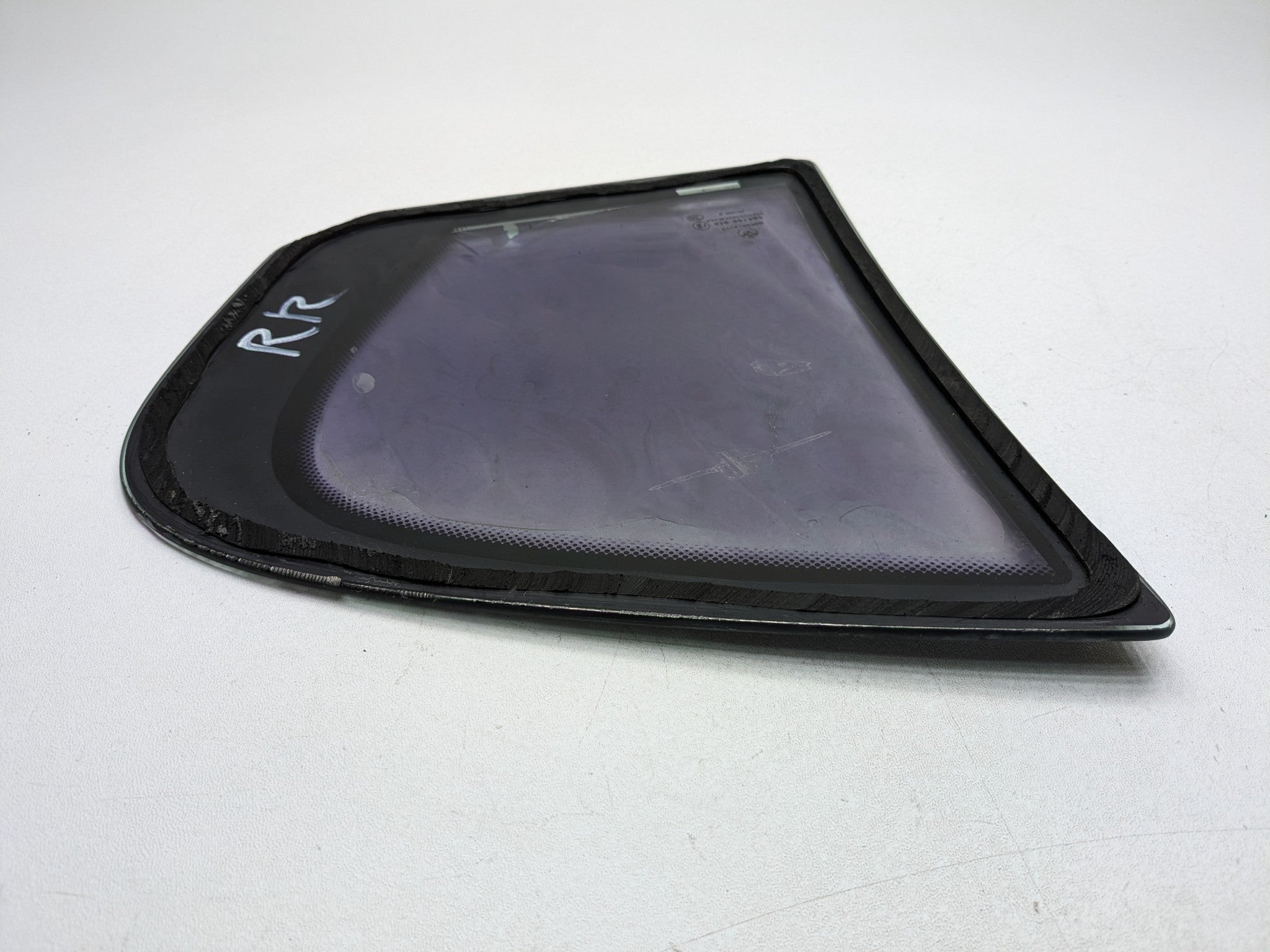 06 - 08 OEM BMW 328I REAR RIGHT SIDE DOOR WINDOW VENT GLASS WITH PRIVACY TINT