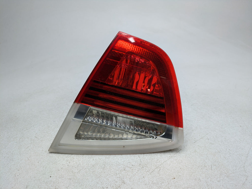 06 - 08 OEM BMW 328I REAR RIGHT PASSENGER SIDE LID MOUNTED TAIL LIGHT ASSEMBLY