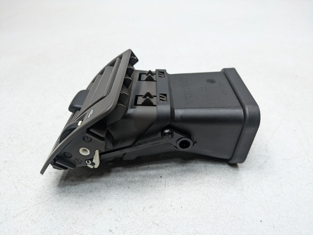 05 - 07 OEM VOLVO V50 RIGHT SIDE DASHBOARD AIR CONDITIONING HEATER VENT ASSEMBLY