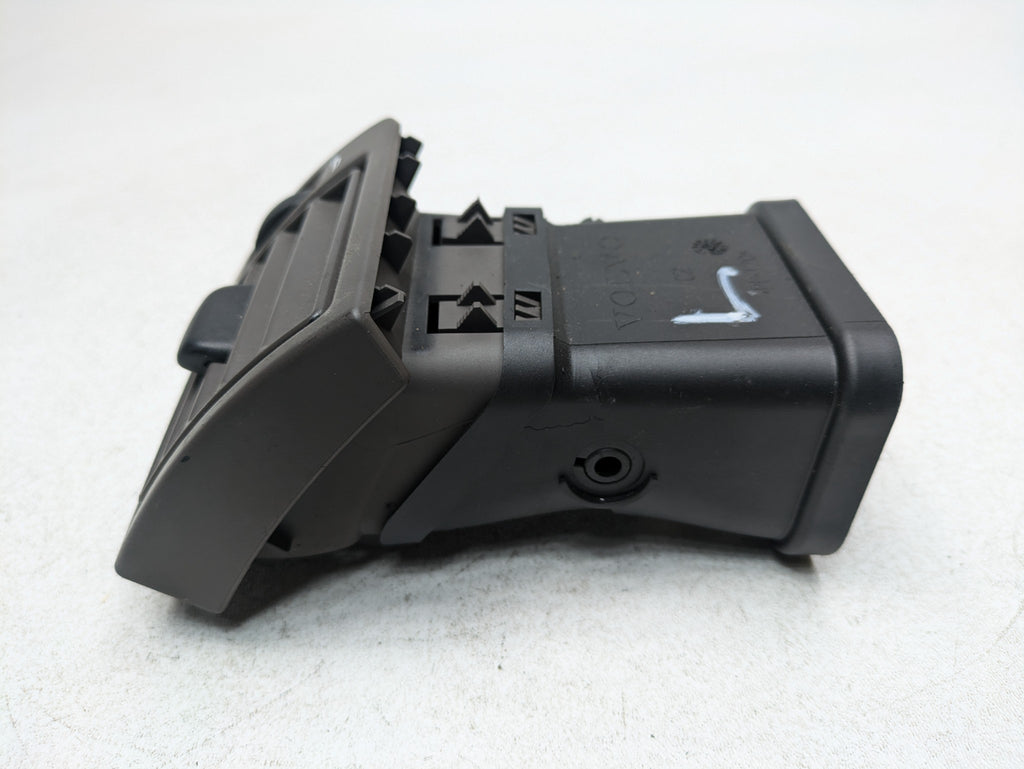 05 - 07 OEM VOLVO V50 LEFT SIDE DASHBOARD AIR CONDITIONING HEATER VENT ASSEMBLY