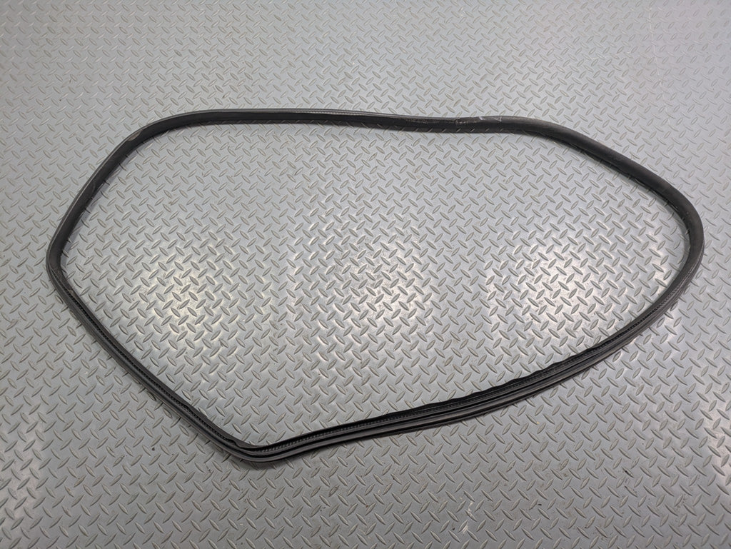 05 - 07 OEM VOLVO V50 REAR RIGHT PASSENGER SIDE DOOR SEAL WEATHER STRIP RUBBER