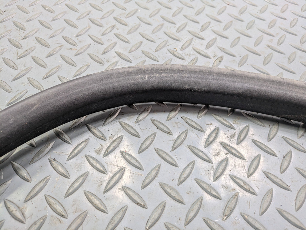 05 - 07 OEM VOLVO V50 REAR RIGHT PASSENGER SIDE DOOR SEAL WEATHER STRIP RUBBER