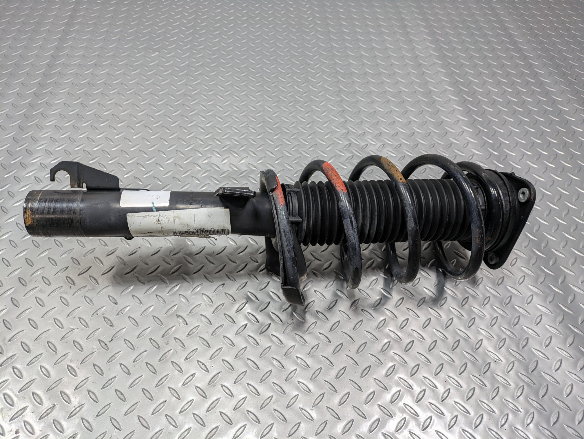 05 - 07 OEM VOLVO V50 FRONT RIGHT PASSENGER SIDE SUSPENSION SHOCK STRUT ASSEMBLY