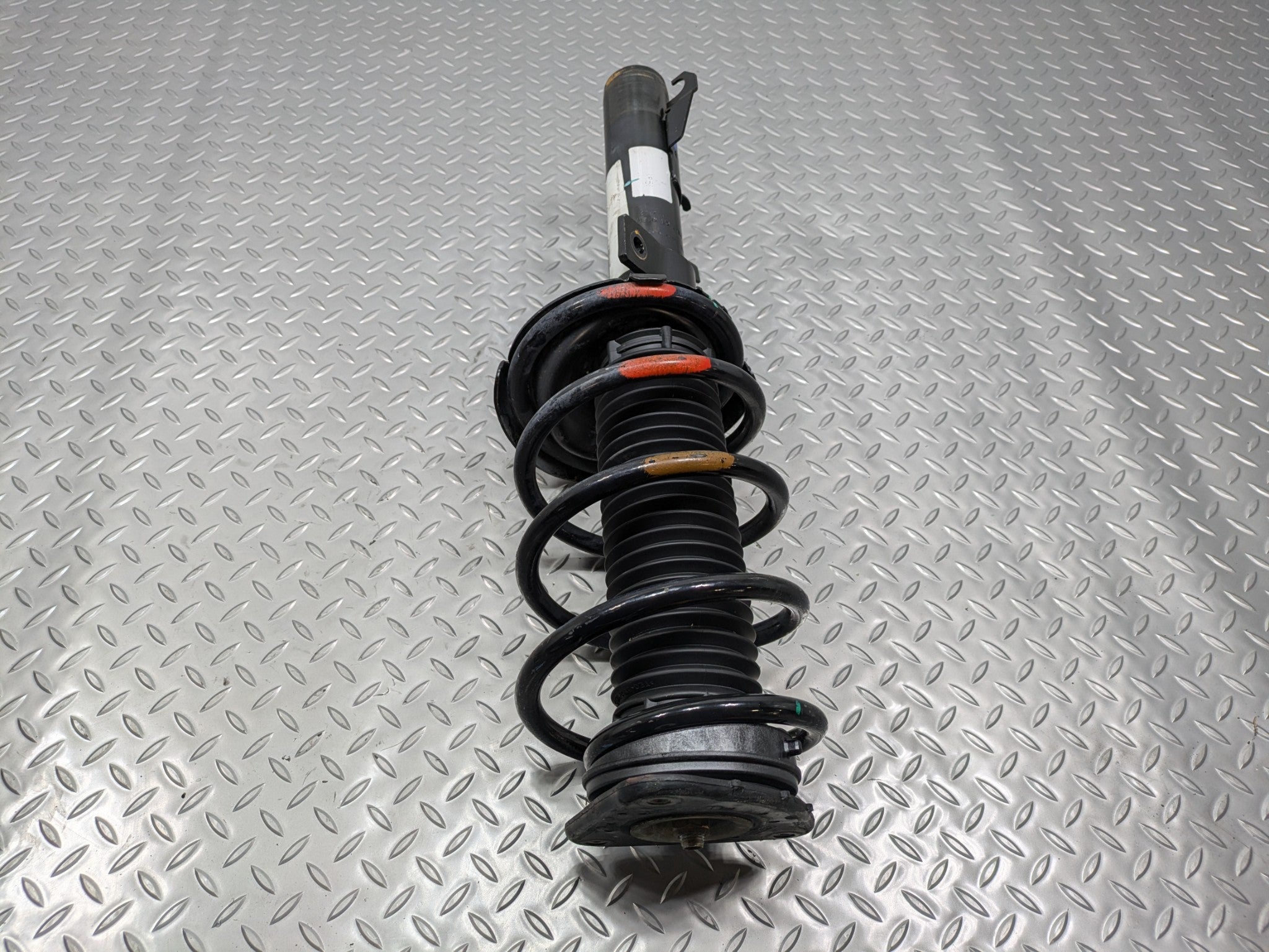 05 - 07 OEM VOLVO V50 FRONT RIGHT PASSENGER SIDE SUSPENSION SHOCK STRUT ASSEMBLY