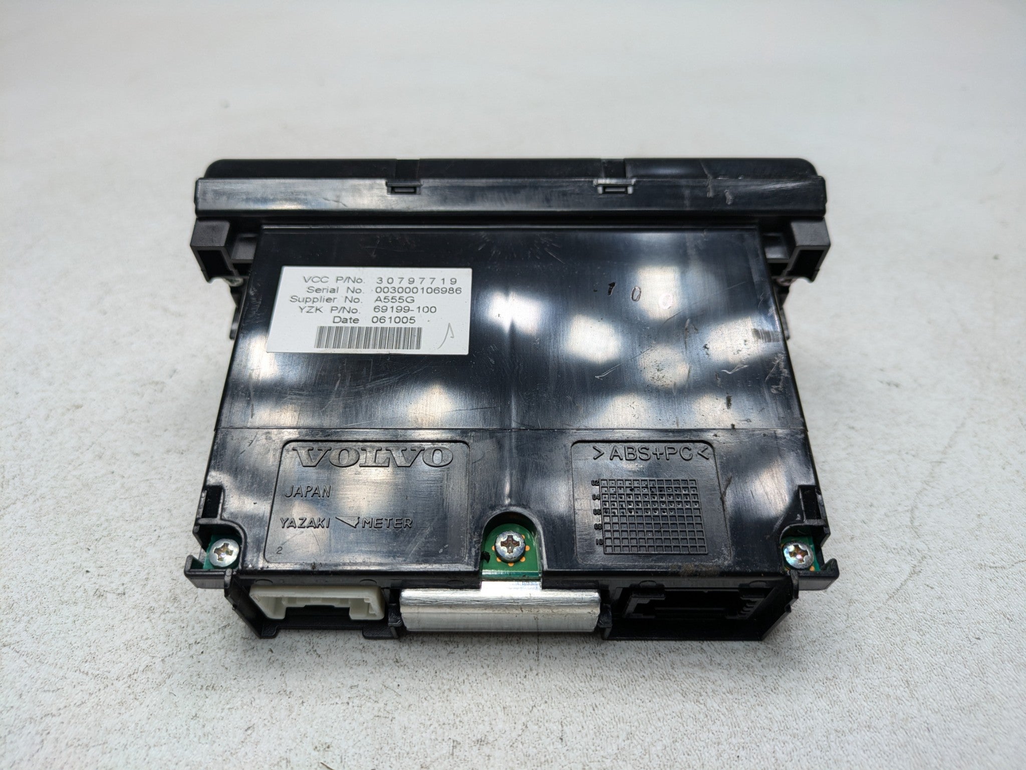 2005 - 2007 OEM VOLVO V50 AUDIO AND VISUAL EQUIPMENT INFORMATION DISPLAY SCREEN