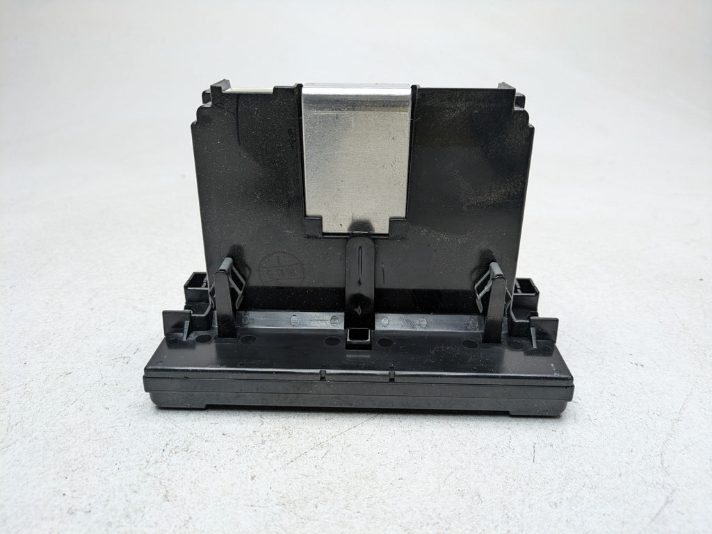 2005 - 2007 OEM VOLVO V50 AUDIO AND VISUAL EQUIPMENT INFORMATION DISPLAY SCREEN