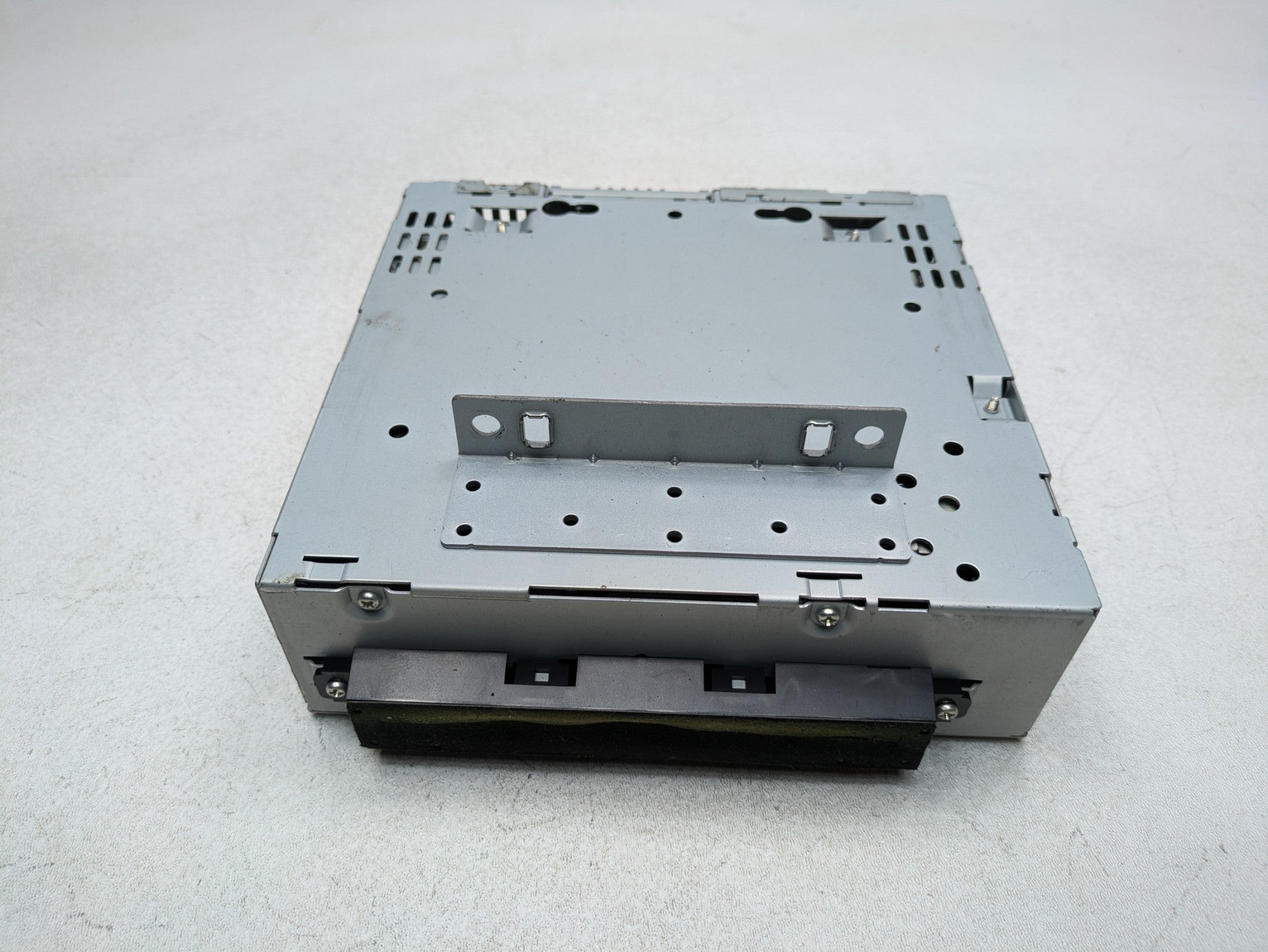 2005 - 2007 OEM VOLVO V50 AM FM RADIO AUDIO CD CHANGER STEREO PLAYER RECEIVER