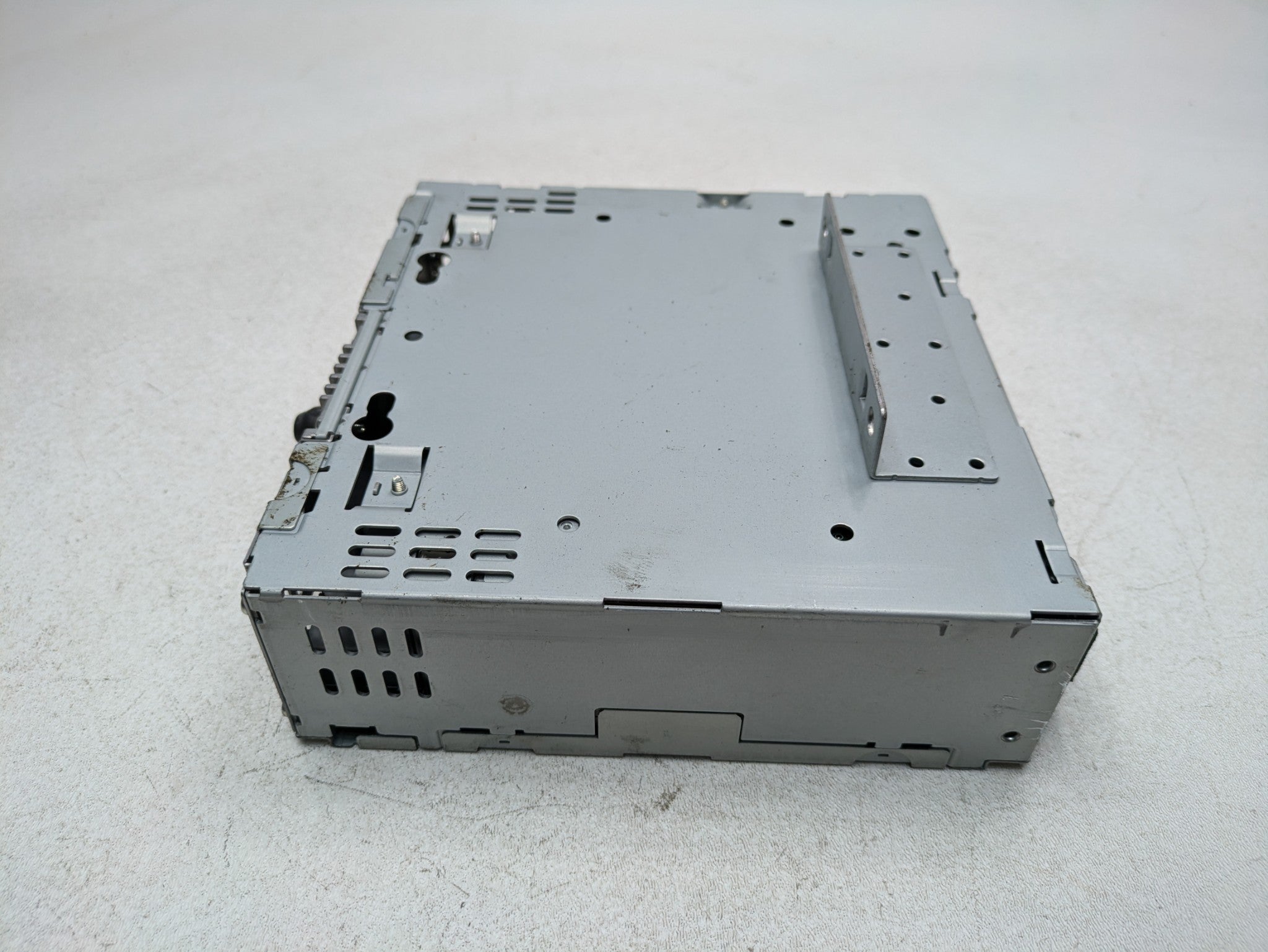 2005 - 2007 OEM VOLVO V50 AM FM RADIO AUDIO CD CHANGER STEREO PLAYER RECEIVER