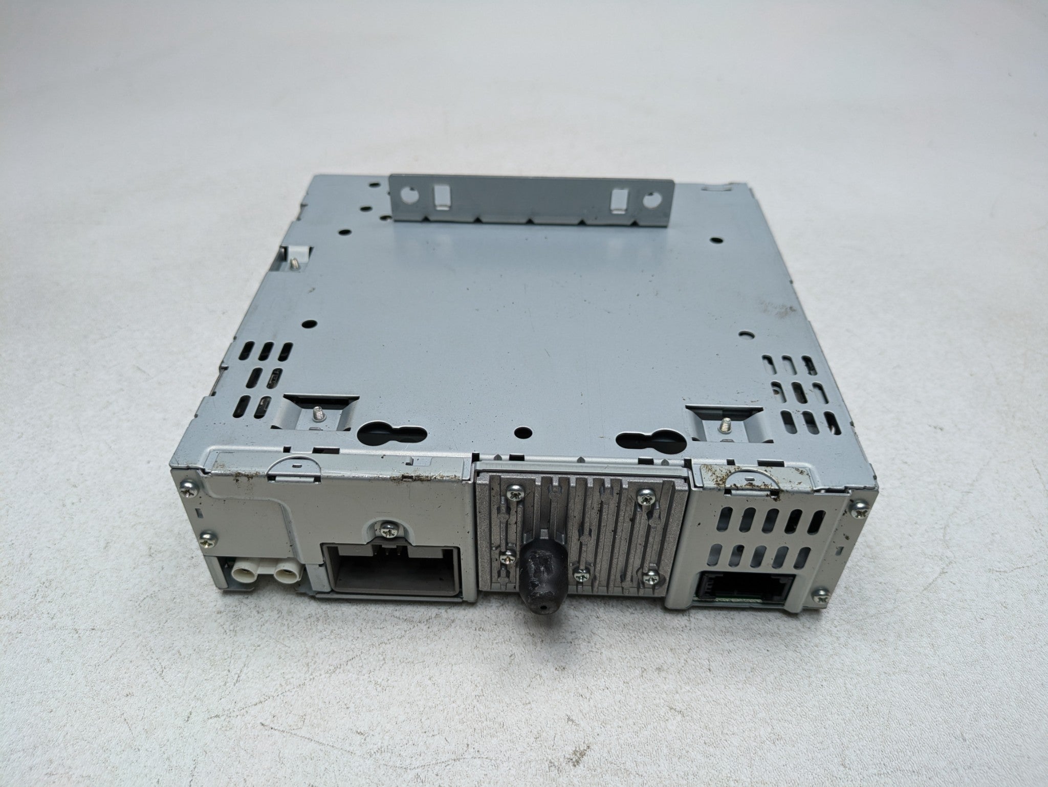2005 - 2007 OEM VOLVO V50 AM FM RADIO AUDIO CD CHANGER STEREO PLAYER RECEIVER