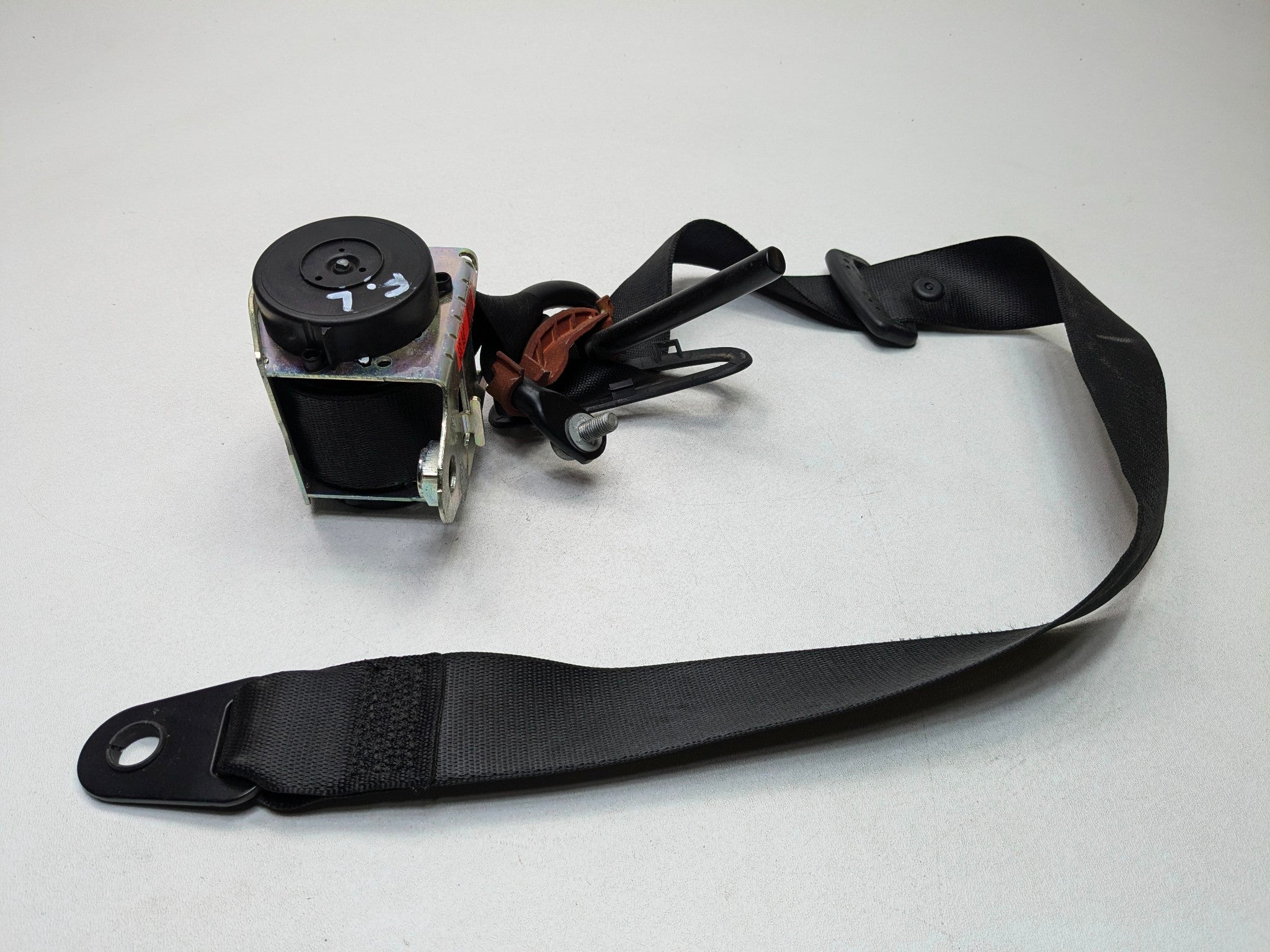 09 - 10 OEM MINI COOPER CONVERTIBLE FRONT LEFT DRIVER SIDE RETRACTOR SEAT BELT