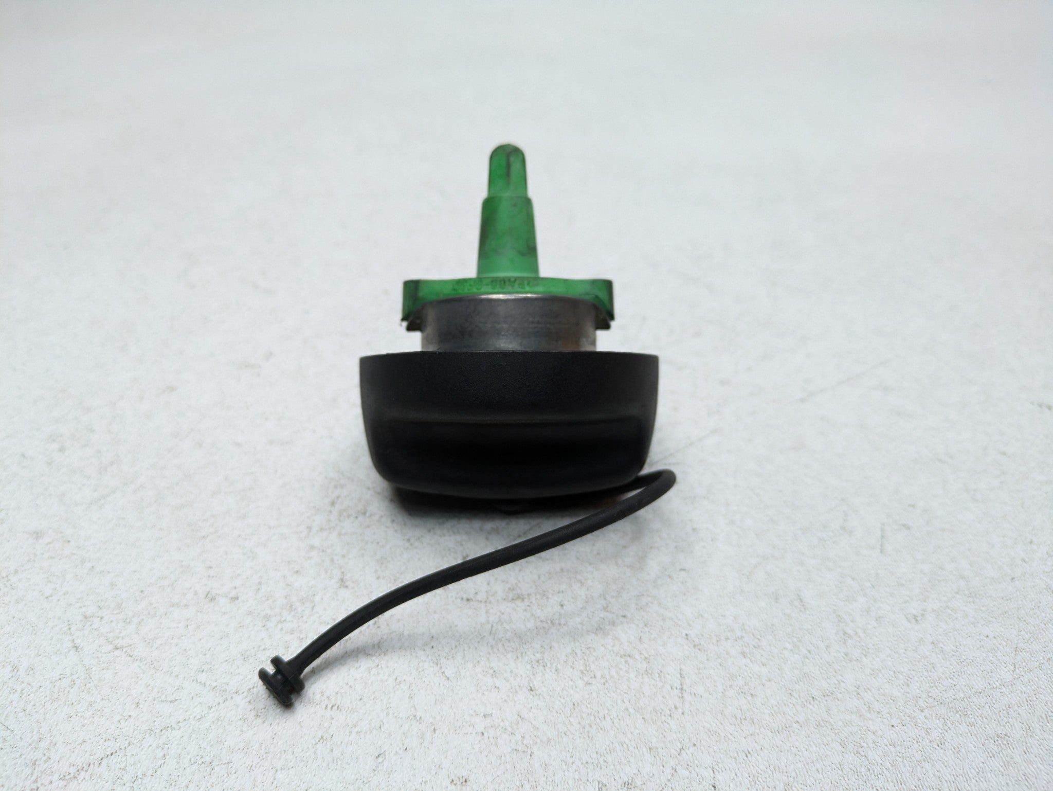 2009 - 2010 OEM MINI COOPER CONVERTIBLE FUEL GAS TANK FILLER CAP ASSEMBLY