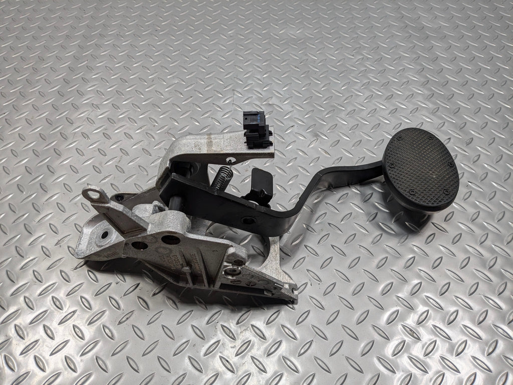 2009 - 2010 OEM MINI COOPER CONVERTIBLE COMPLETE FOOT STEP BRAKE PEDAL ASSEMBLY