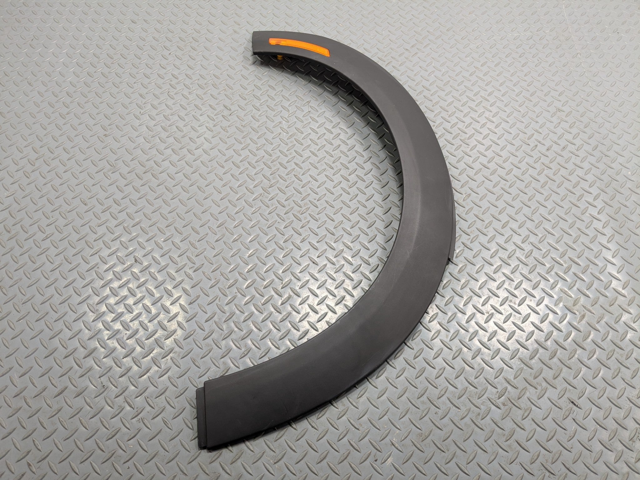 09 - 10 OEM MINI COOPER CONVERTIBLE FRONT LEFT SIDE ARCH FENDER FLARE TRIM COVER