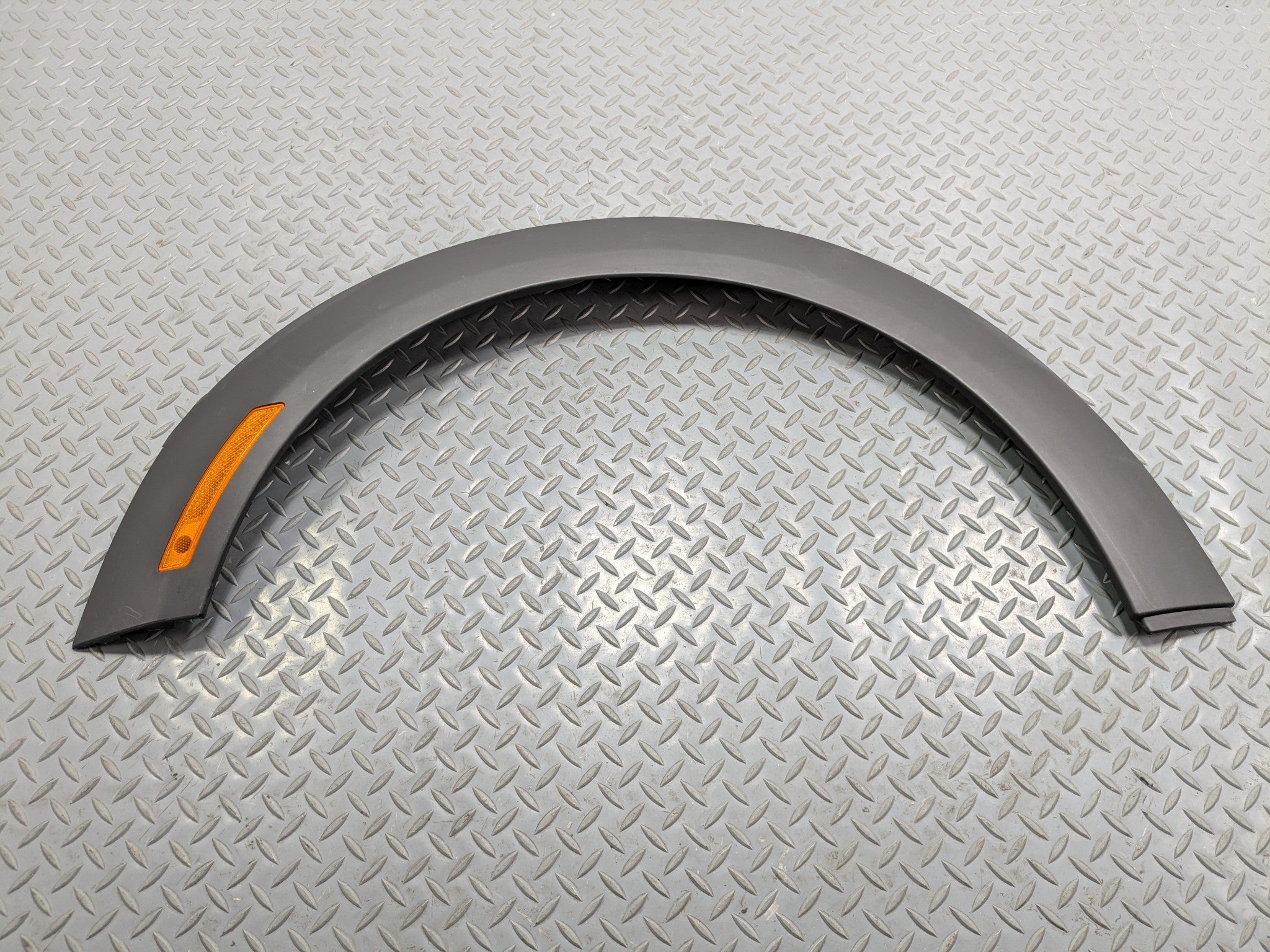 09 - 10 OEM MINI COOPER CONVERTIBLE FRONT LEFT SIDE ARCH FENDER FLARE TRIM COVER