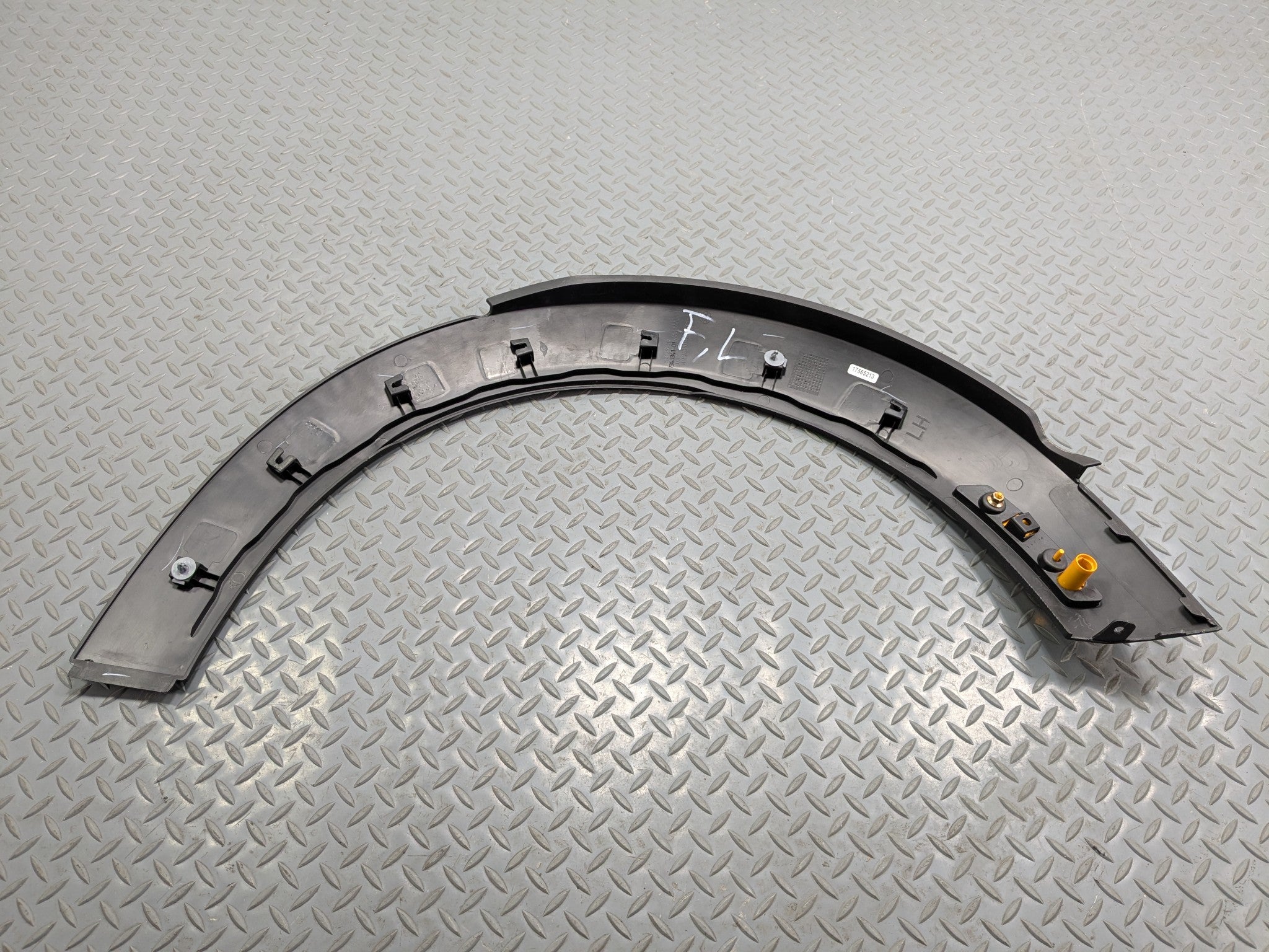 09 - 10 OEM MINI COOPER CONVERTIBLE FRONT LEFT SIDE ARCH FENDER FLARE TRIM COVER