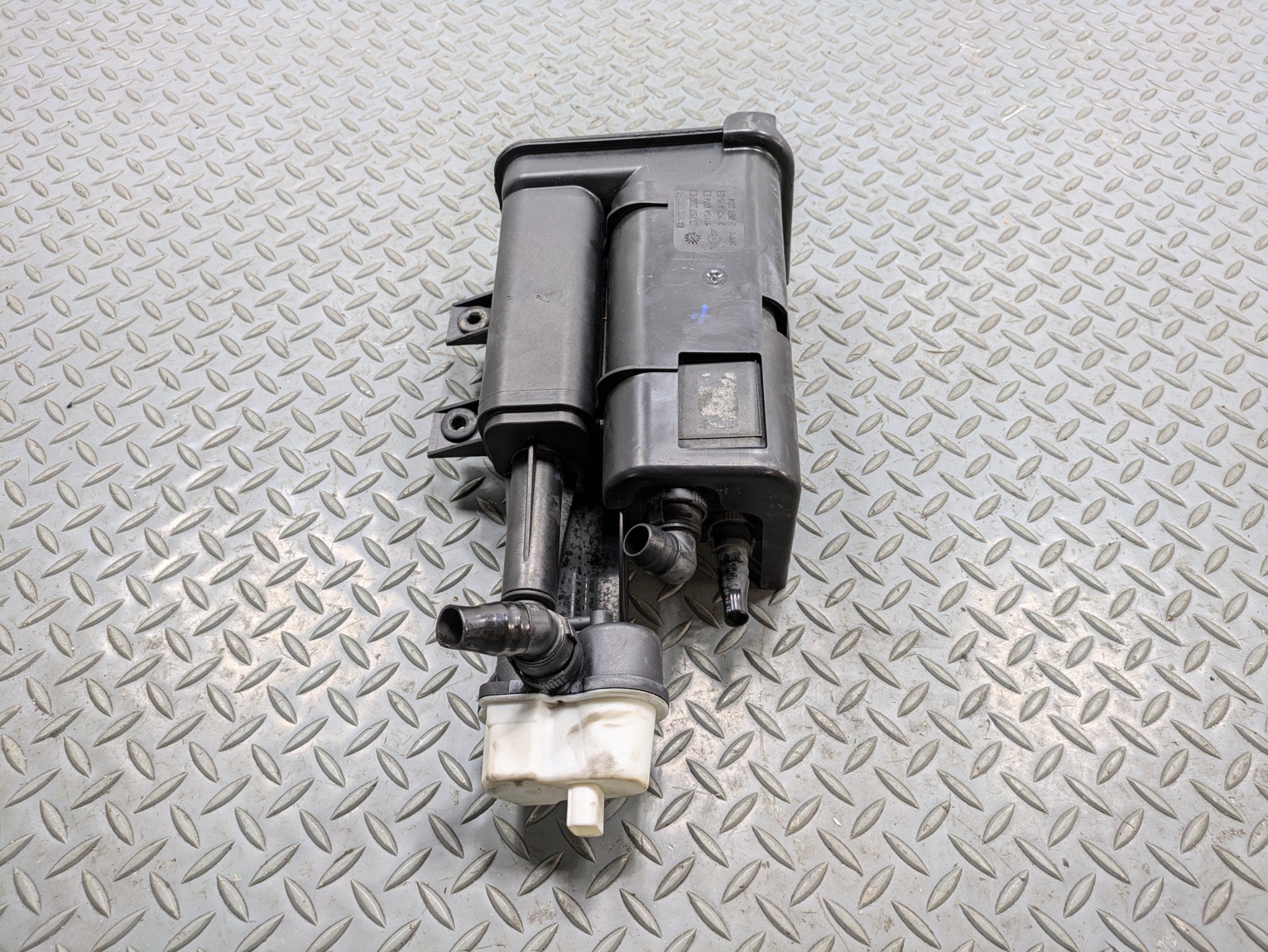 2009 - 2010 OEM MINI COOPER CONVERTIBLE FUEL VAPOR EVAPORATOR CANISTER ASSEMBLY