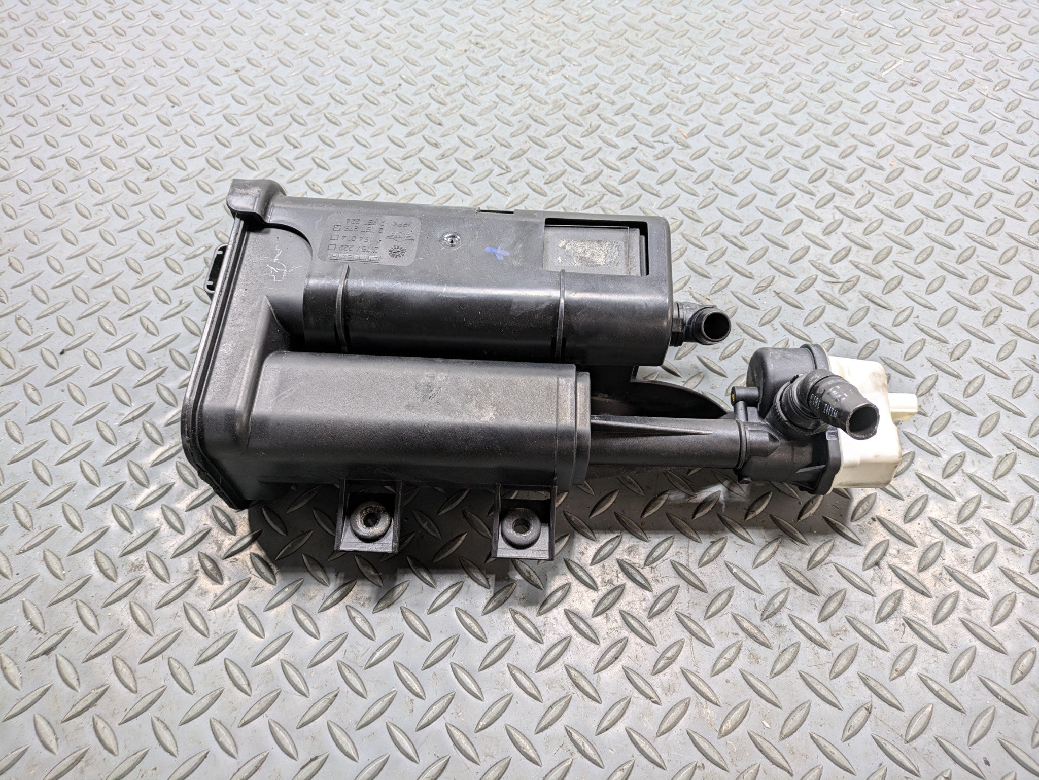 2009 - 2010 OEM MINI COOPER CONVERTIBLE FUEL VAPOR EVAPORATOR CANISTER ASSEMBLY