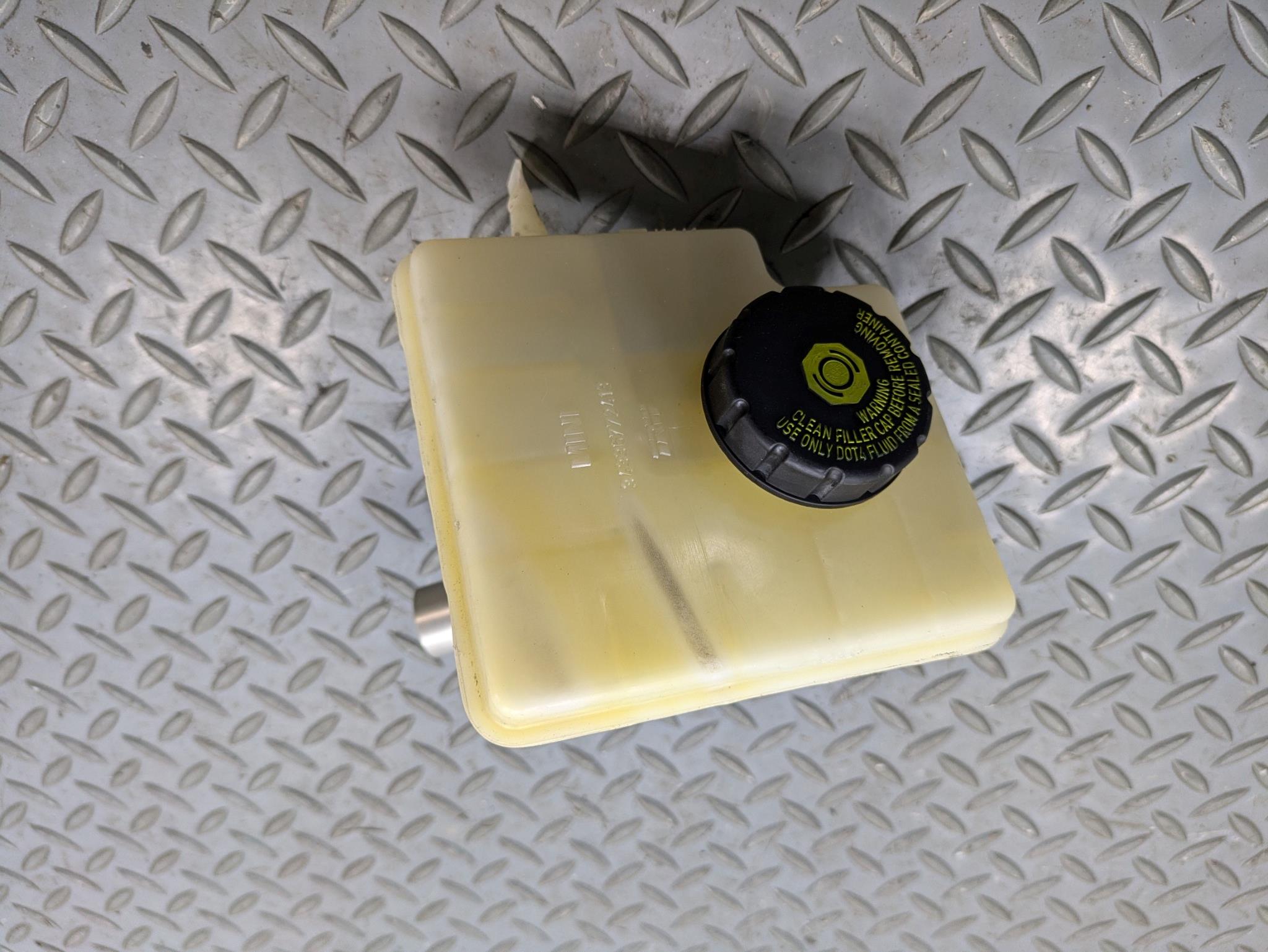 2009 - 2010 OEM MINI COOPER CONVERTIBLE BRAKE MASTER CYLINDER WITH RESERVOIR