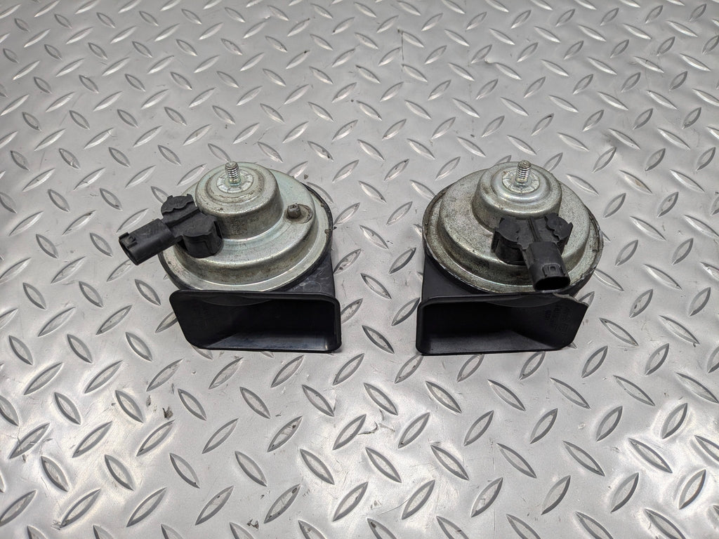 2009 - 2010 OEM MINI COOPER CONVERTIBLE HIGH AND LOW PITCH TONE ALARM HORN SET