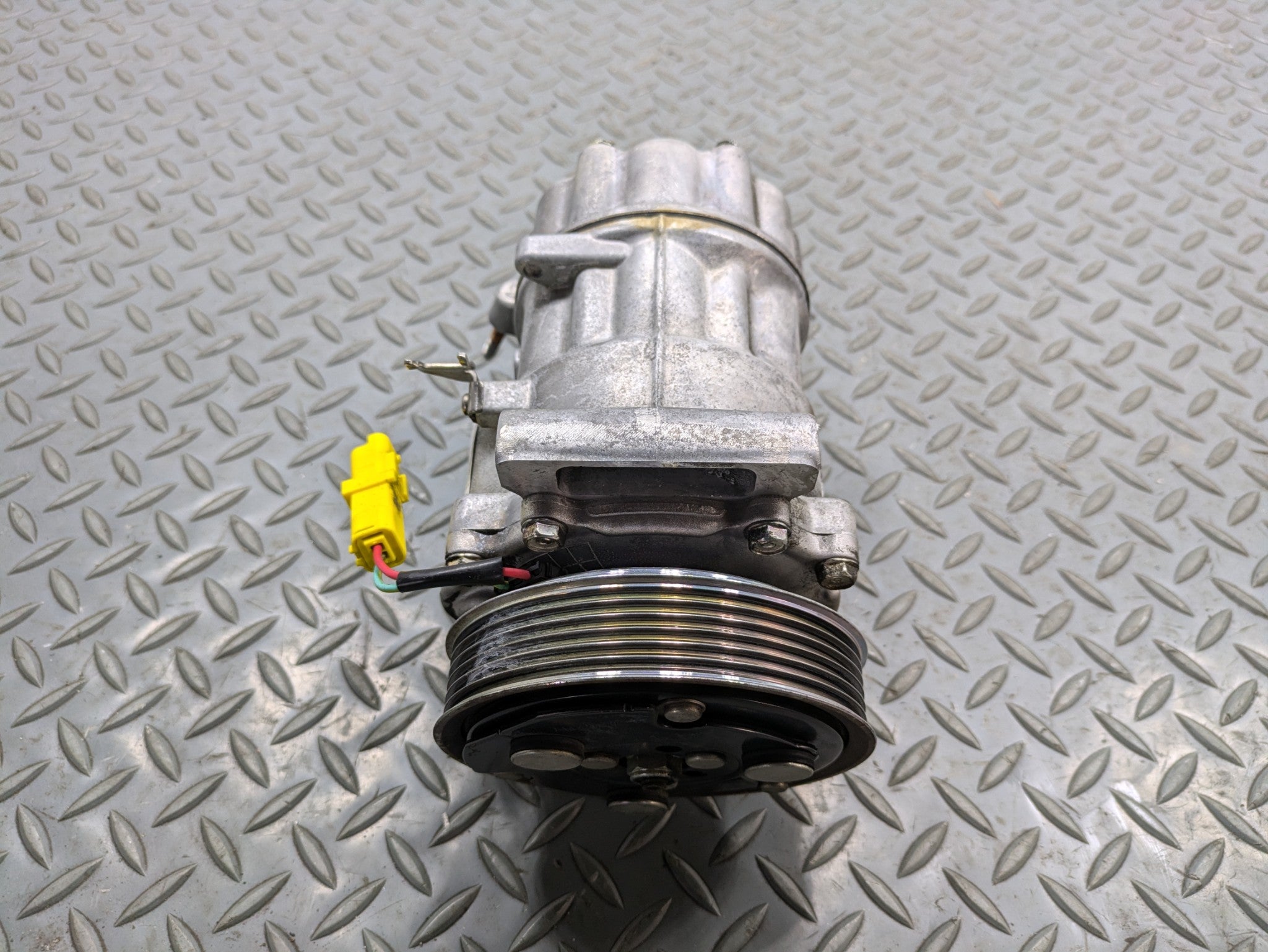 2009 - 2010 OEM MINI COOPER CONVERTIBLE AIR CONDITIONING AC AIR COMPRESSOR