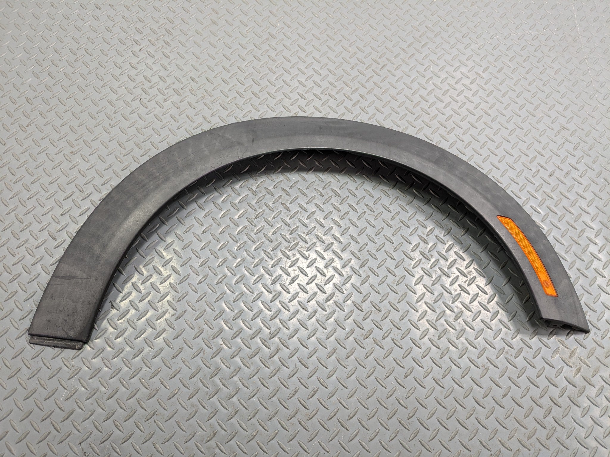 09 - 10 OEM MINI COOPER CONVERTIBLE FRONT RIGHT FENDER FLARE TRIM COVER PANEL