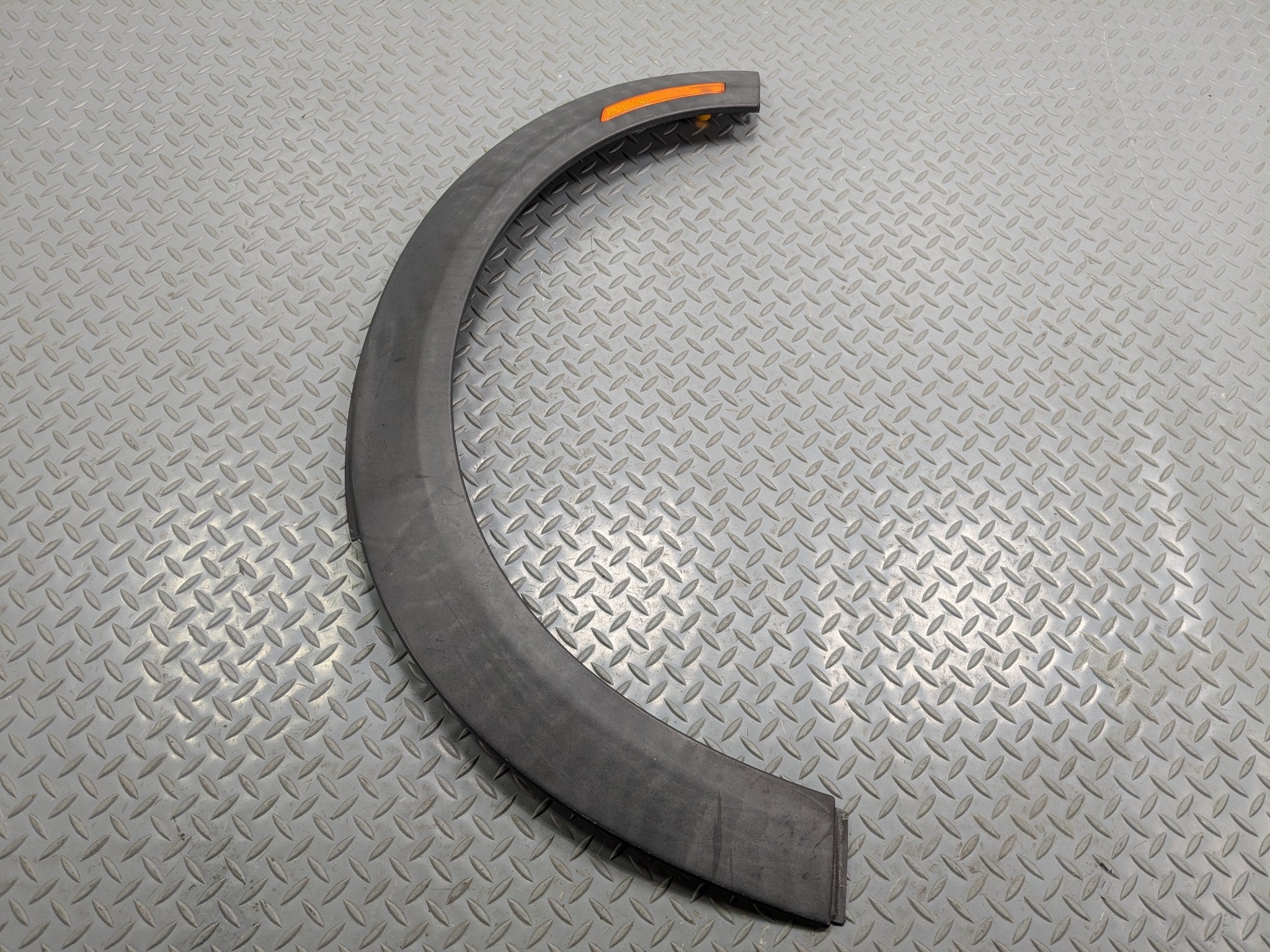 09 - 10 OEM MINI COOPER CONVERTIBLE FRONT RIGHT FENDER FLARE TRIM COVER PANEL