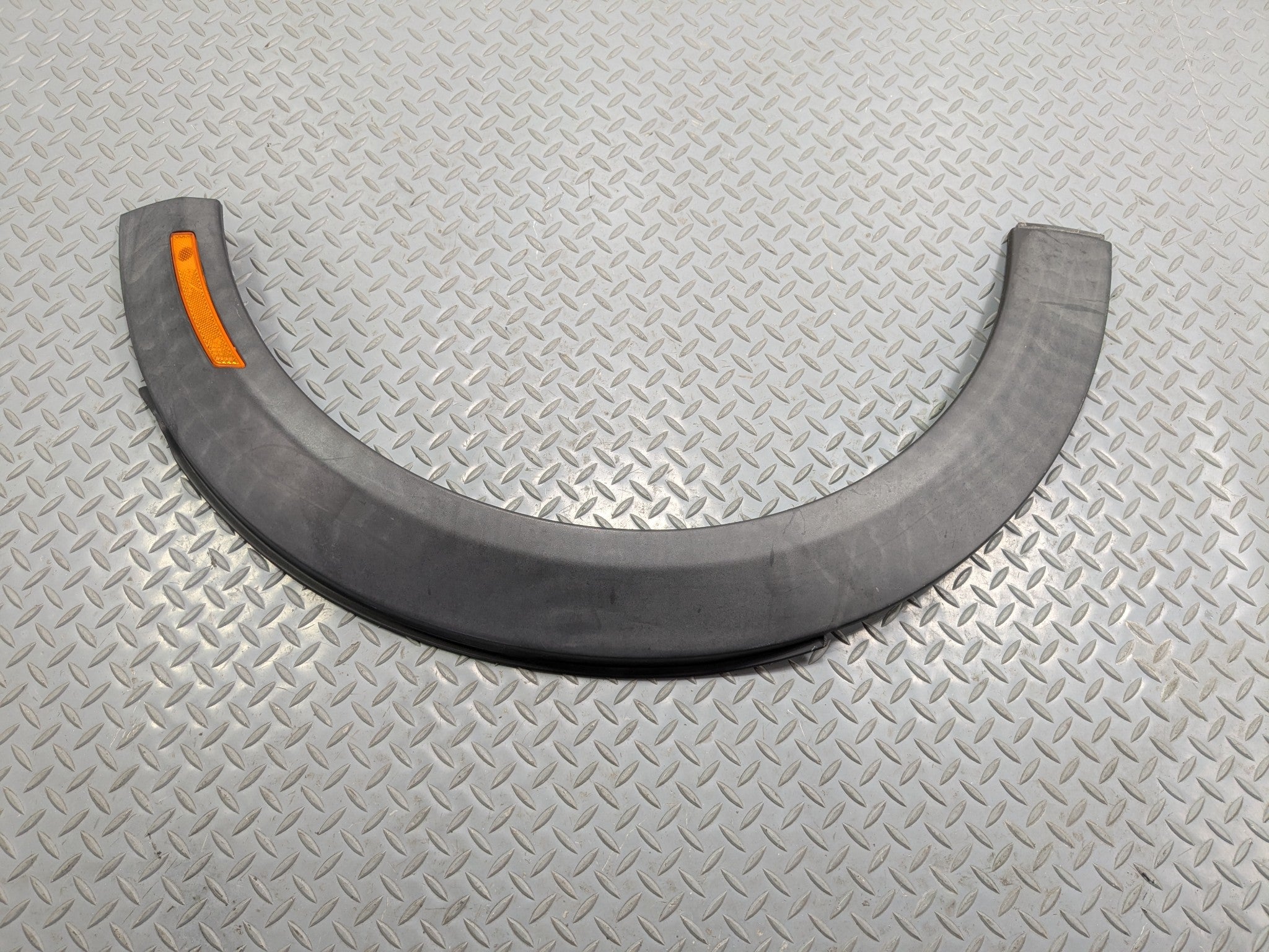 09 - 10 OEM MINI COOPER CONVERTIBLE FRONT RIGHT FENDER FLARE TRIM COVER PANEL