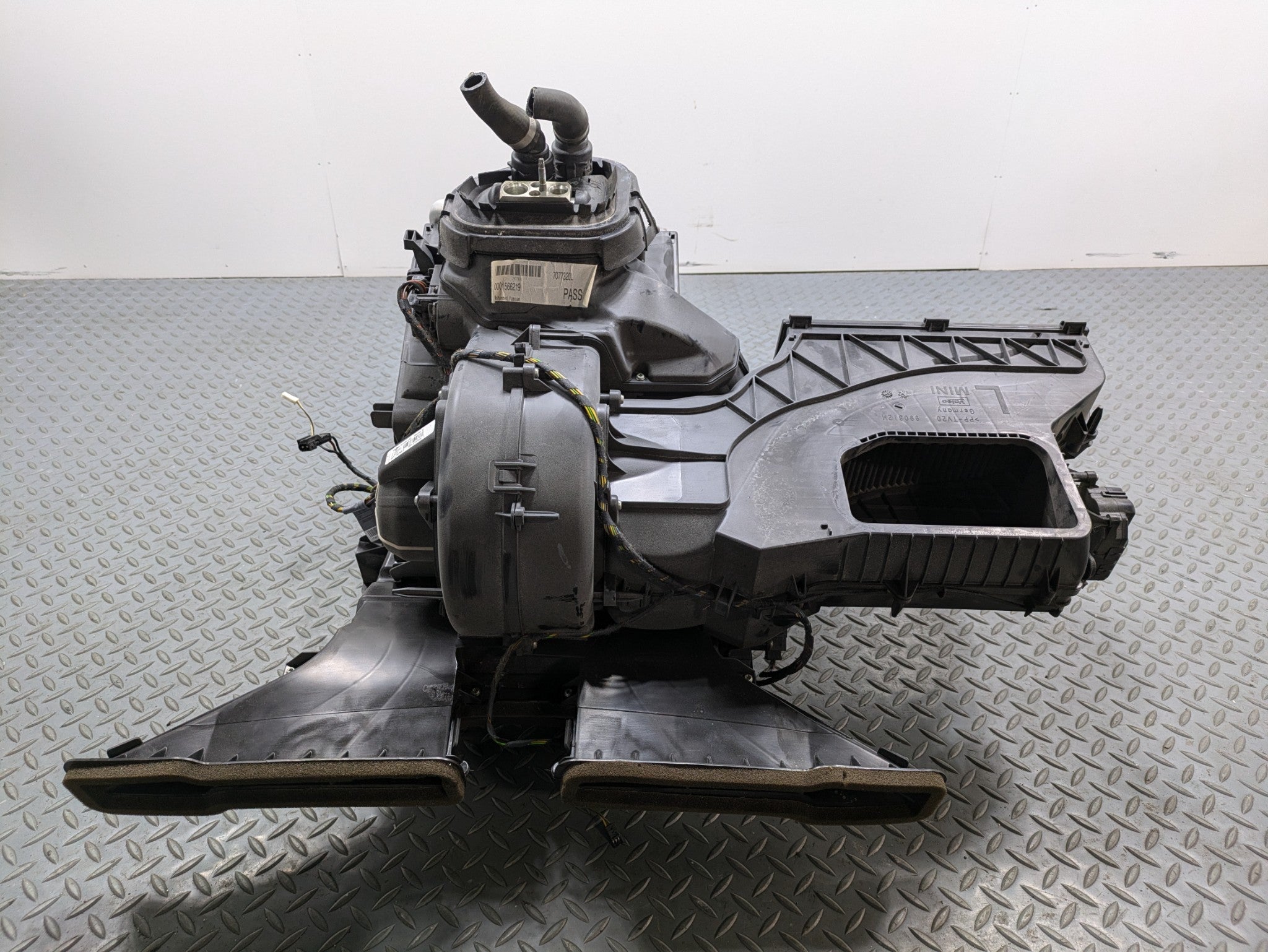 09 - 10 OEM MINI COOPER CONVERTIBLE HVAC AC EVAPORATOR CLIMATE HEATER ASSEMBLY