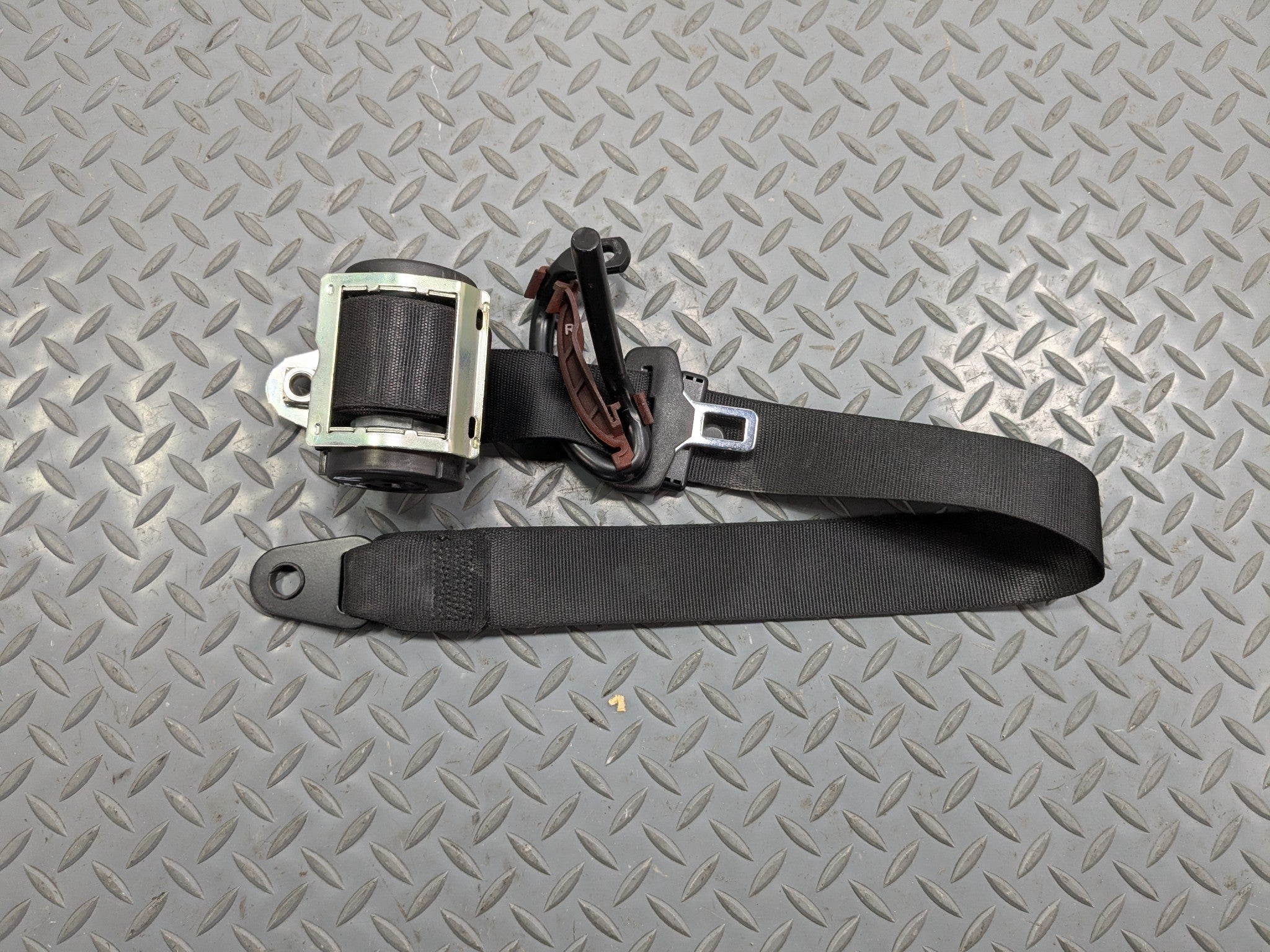 09 - 10 OEM MINI COOPER CONVERTIBLE FRONT RIGHT PASSENGER SEAT BELT RETRACTOR