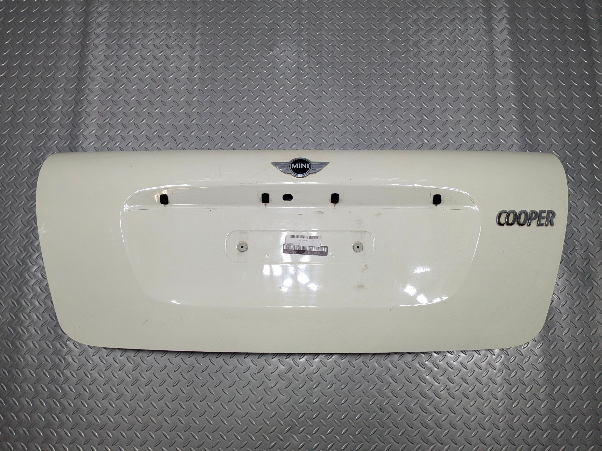 2009 - 2010 OEM MINI COOPER CONVERTIBLE REAR TRUNK LID DECKLID PANEL WITH EMBLEM