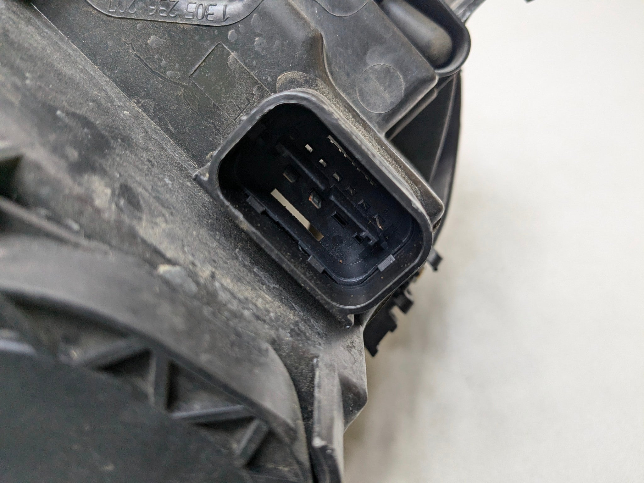 09 - 10 OEM MINI COOPER CONVERTIBLE FRONT RIGHT PASSENGER SIDE HALOGEN HEADLAMP