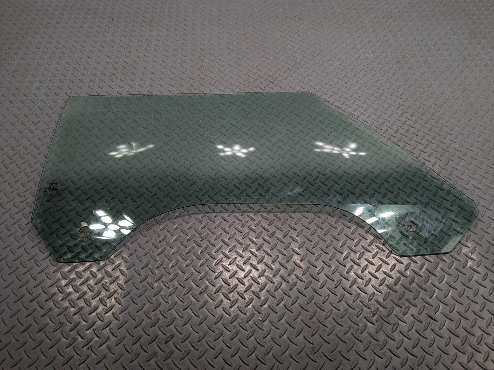 09 - 10 OEM MINI COOPER CONVERTIBLE FRONT RIGHT PASSENGER SIDE DOOR GLASS WINDOW