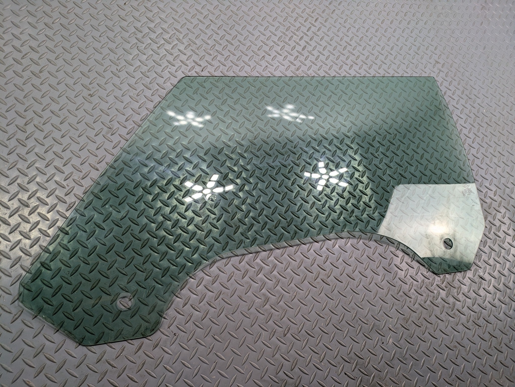 2009 - 2010 OEM MINI COOPER CONVERTIBLE FRONT LEFT DRIVER SIDE DOOR WINDOW GLASS