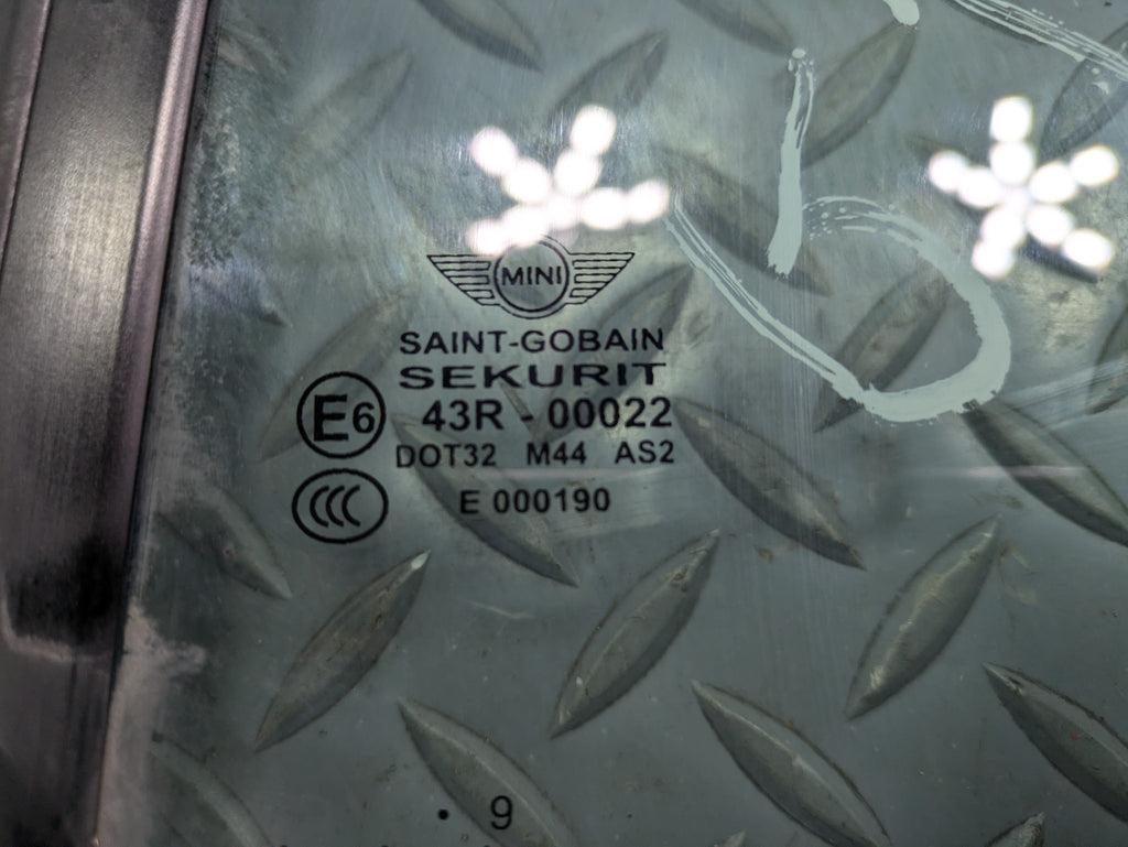 2009 - 2010 OEM MINI COOPER CONVERTIBLE REAR LEFT SIDE DOOR WINDOW QUARTER GLASS