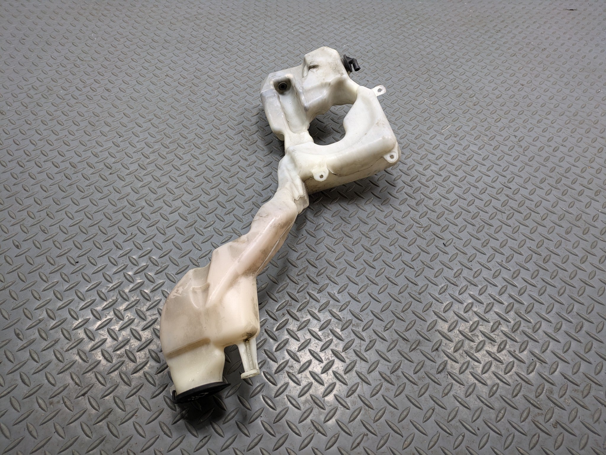 2009 - 2010 OEM MINI COOPER CONVERTIBLE WINDSHIELD WASHER BOTTLE RESERVOIR TANK