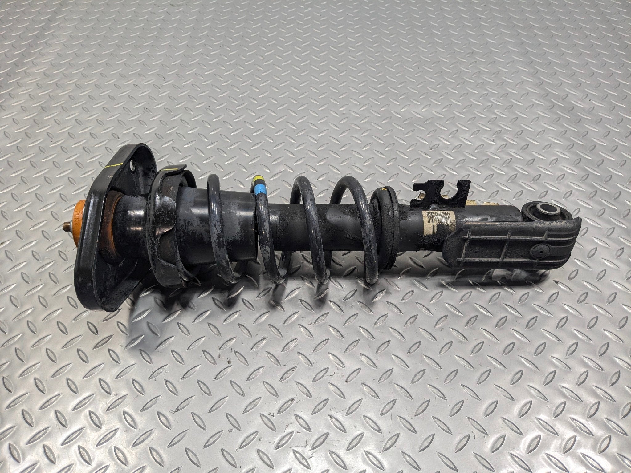 09 - 10 OEM MINI COOPER CONVERTIBLE REAR RIGHT SIDE AIR SUSPENSION SHOCK STRUT