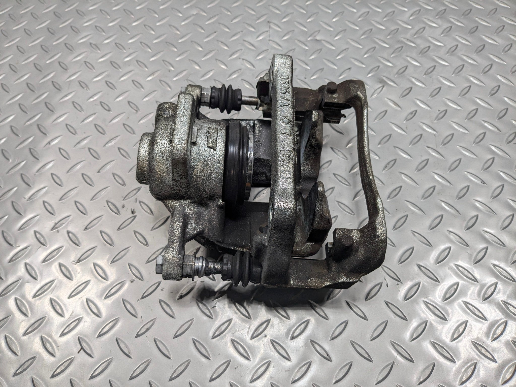 2009 - 2010 OEM MINI COOPER CONVERTIBLE FRONT RIGHT PASSENGER SIDE BRAKE CALIPER