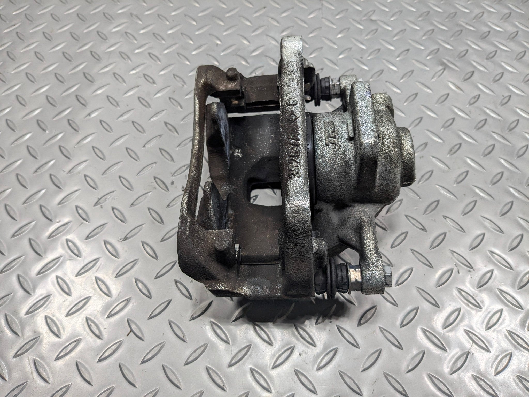 2009 - 2010 OEM MINI COOPER CONVERTIBLE FRONT LEFT DRIVER SIDE BRAKE CALIPER