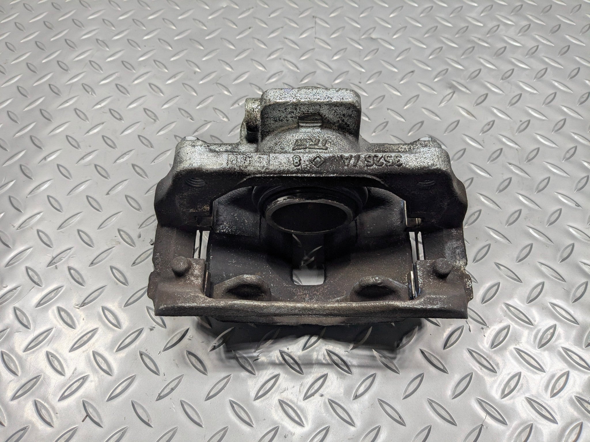 2009 - 2010 OEM MINI COOPER CONVERTIBLE FRONT LEFT DRIVER SIDE BRAKE CALIPER