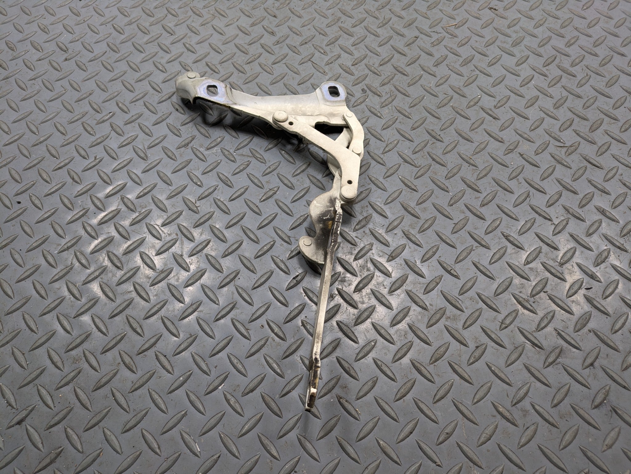 2009 - 2010 OEM MINI COOPER CONVERTIBLE FRONT LEFT DRIVER SIDE HOOD HINGE