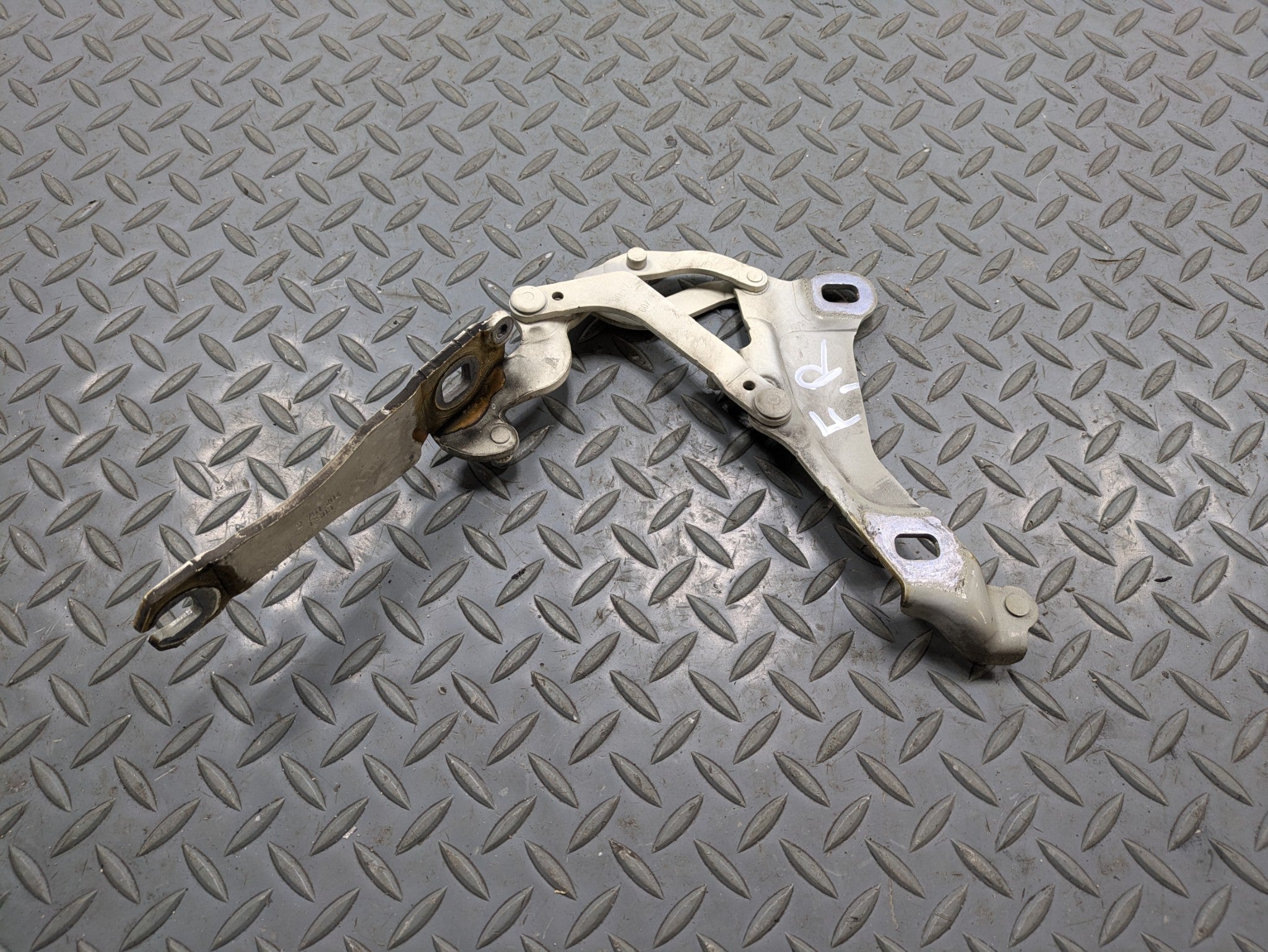 2009 - 2010 OEM MINI COOPER CONVERTIBLE FRONT RIGHT PASSENGER SIDE HOOD HINGE